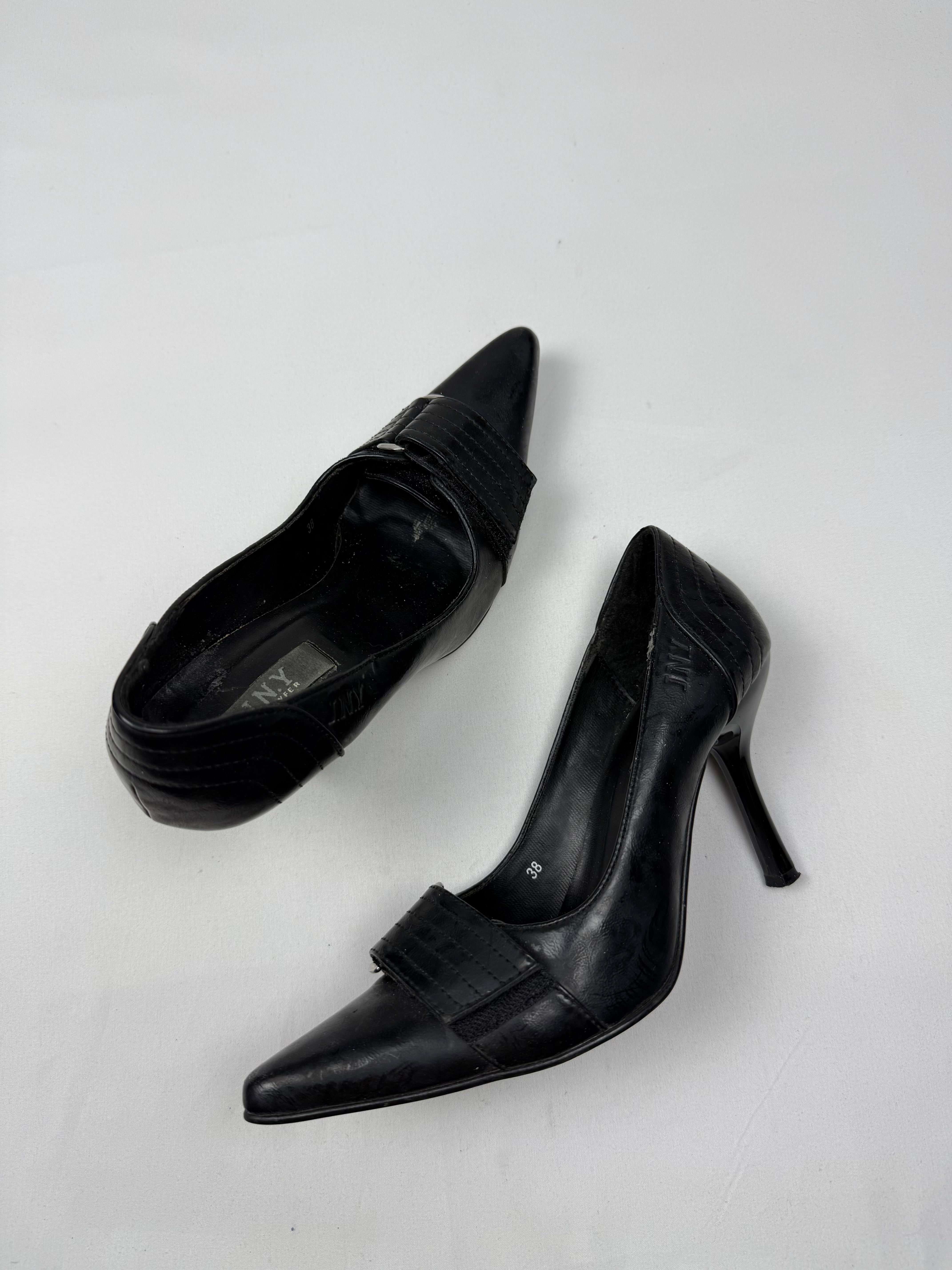 Black buckle belt pointed toes heels (38)