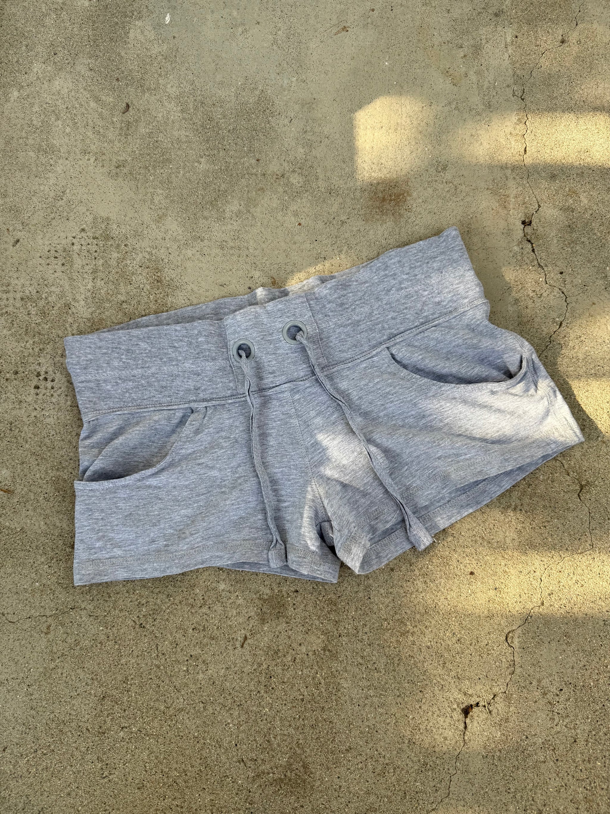Grey activewear low rise mini short (S)