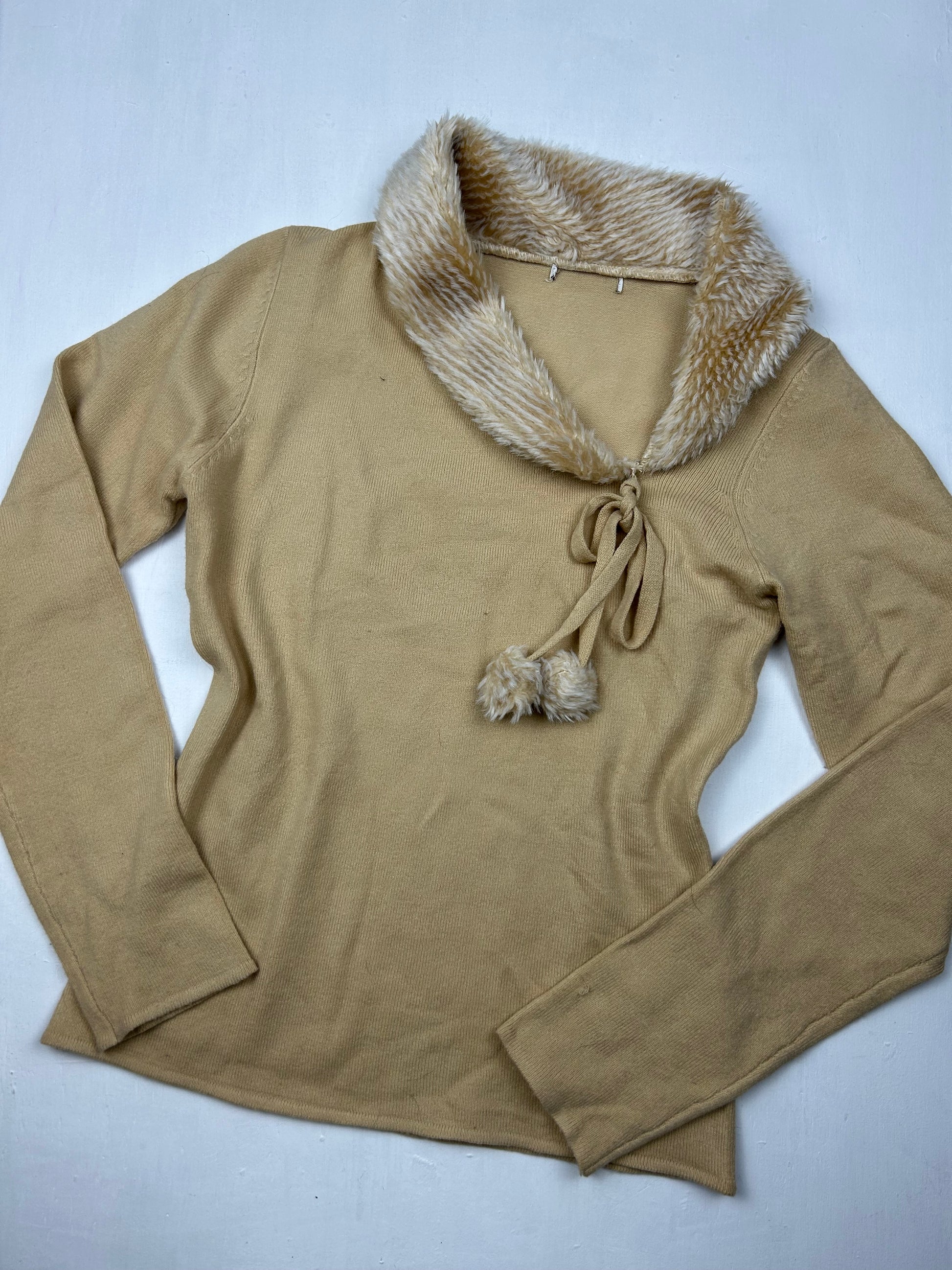 Beige faux fur neck stretchy jumper (M)