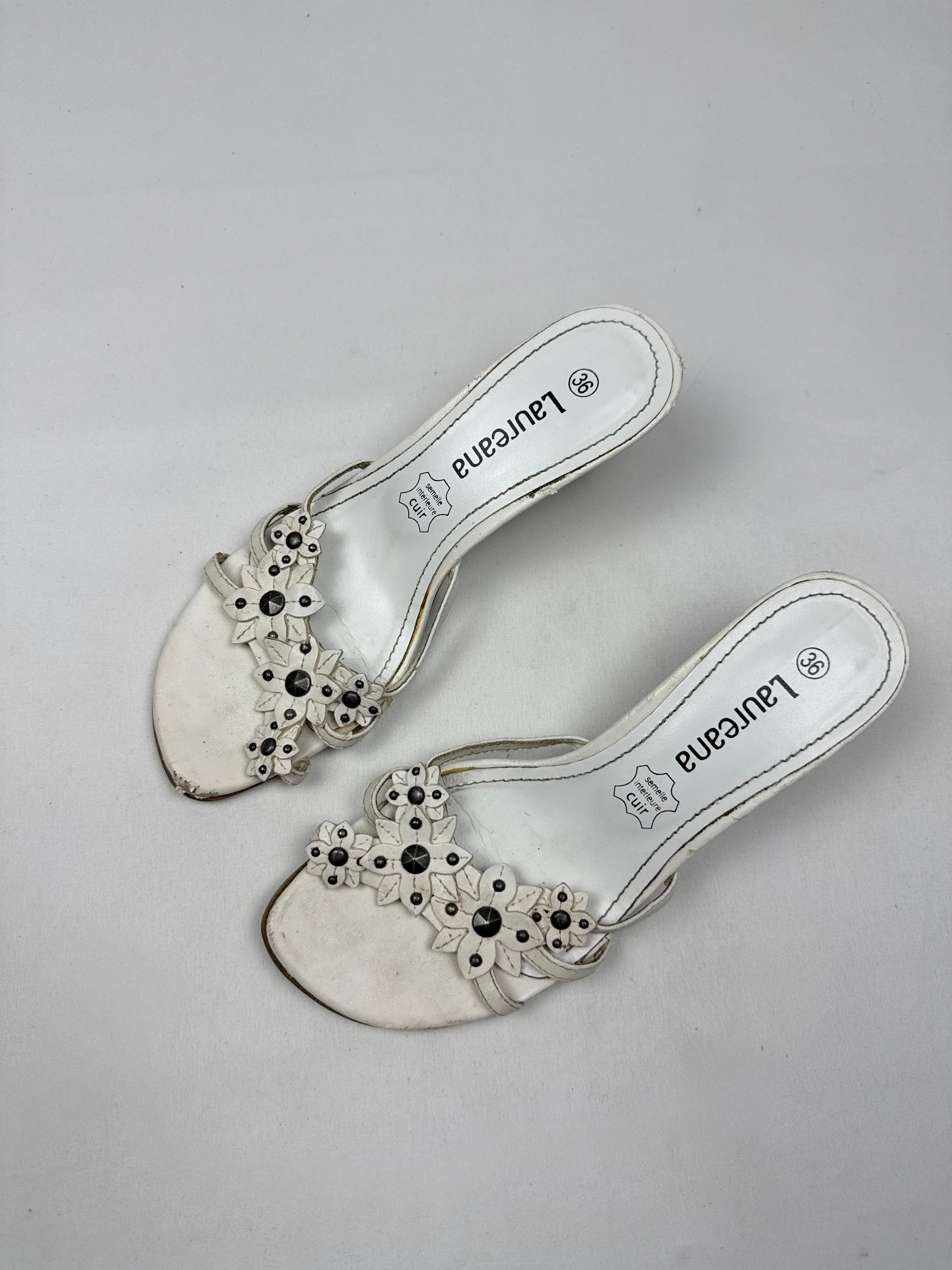 White floral real leather kitten heels mules (36)