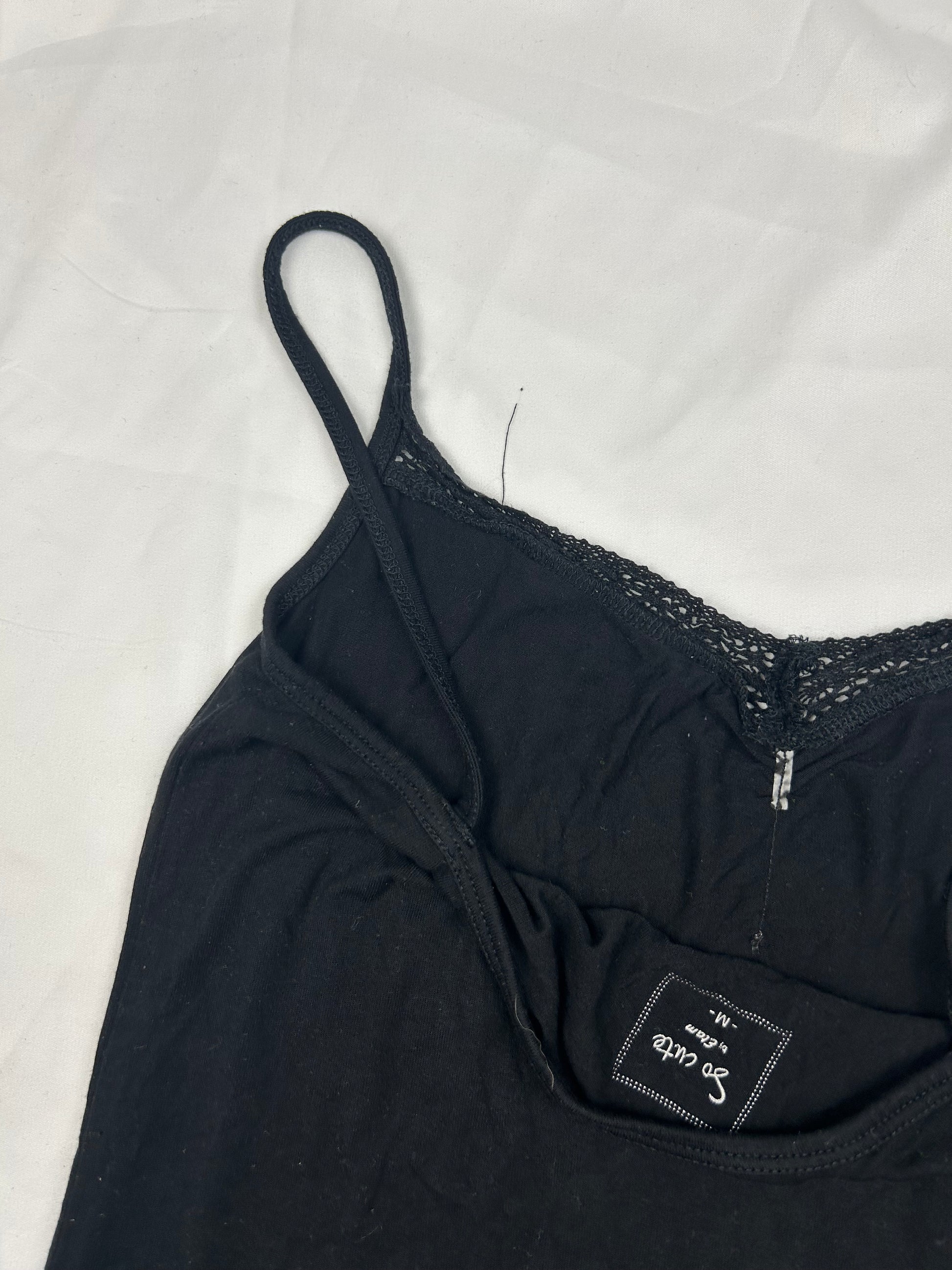 Black stretchy cami top (M)
