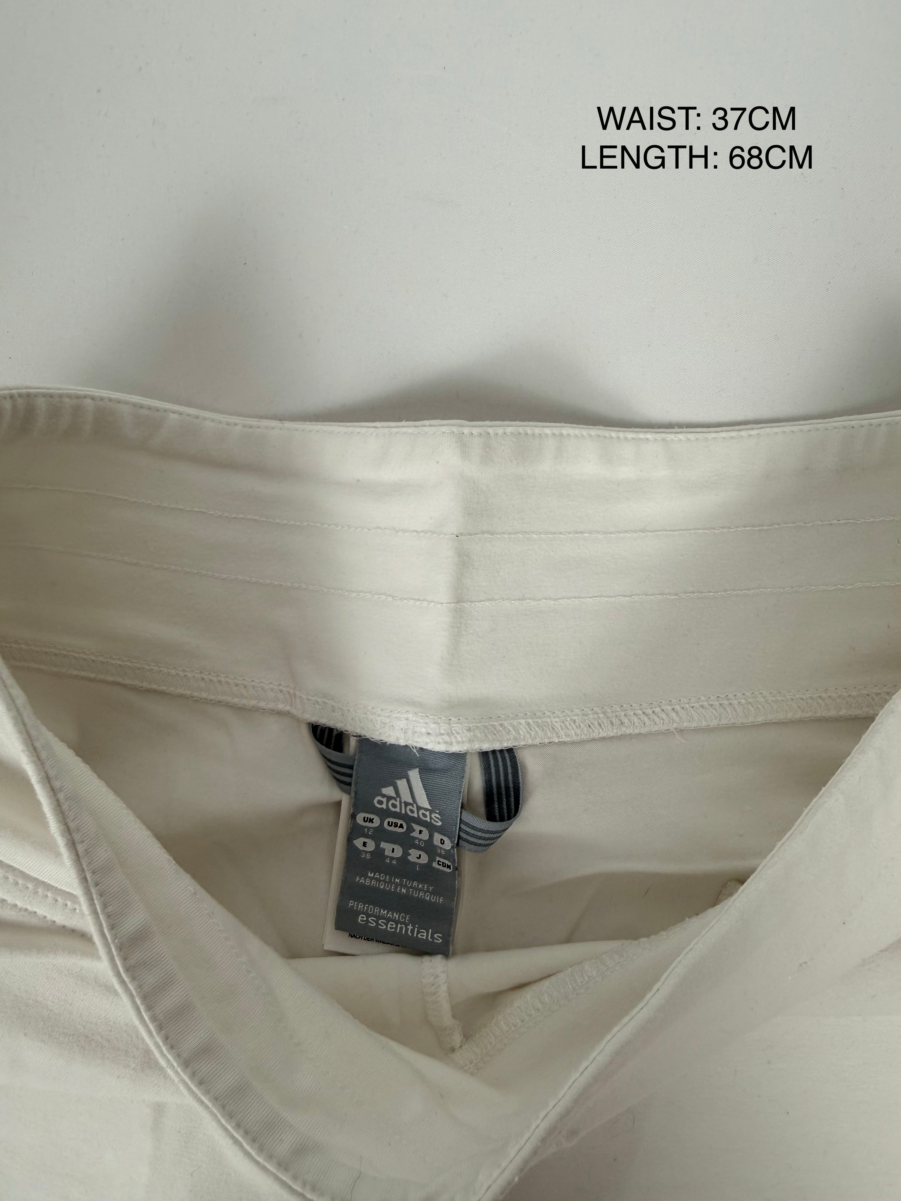 White activewear capri pants (L)
