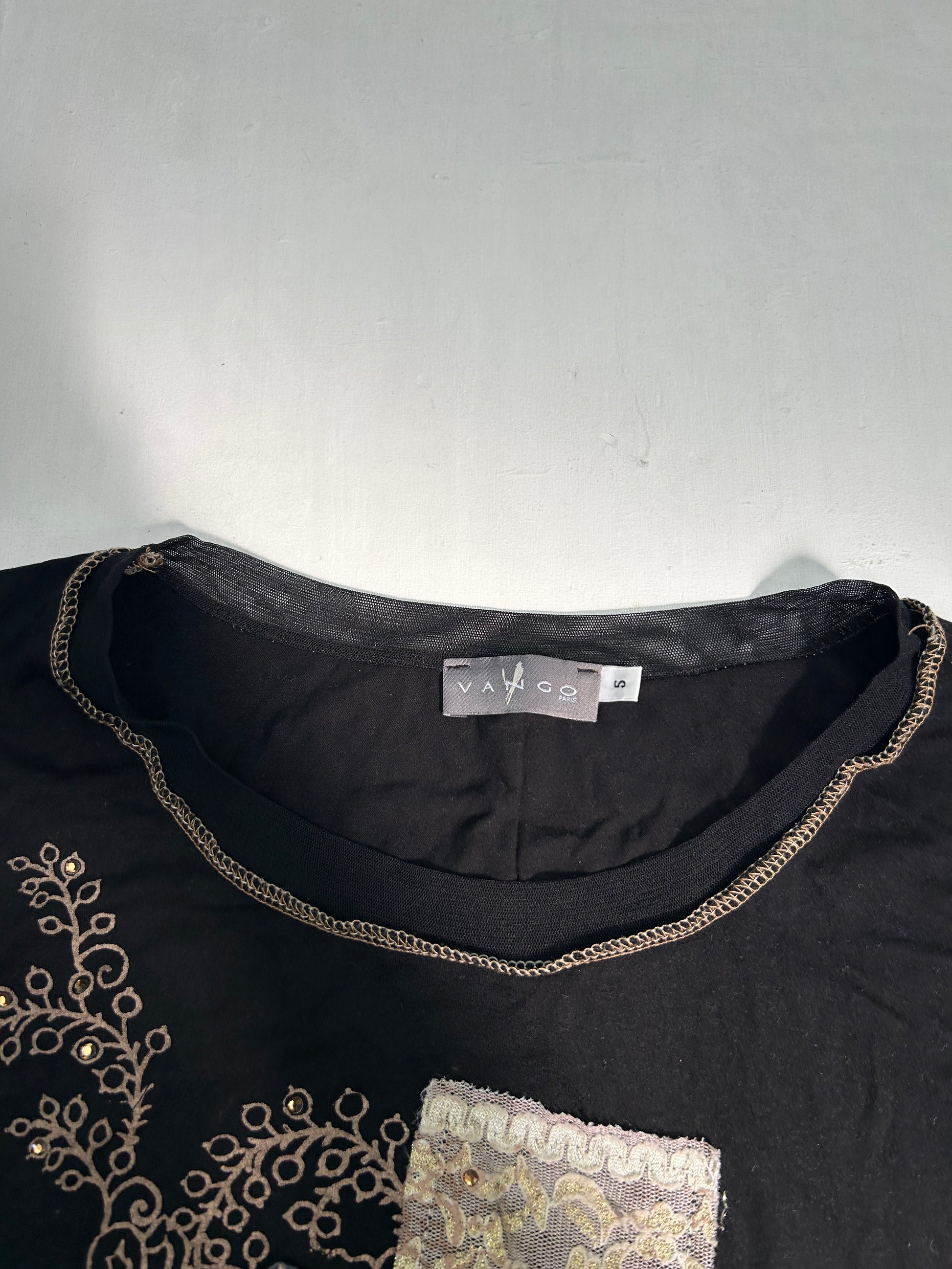 Black lace graphic long sleeves top (XL)