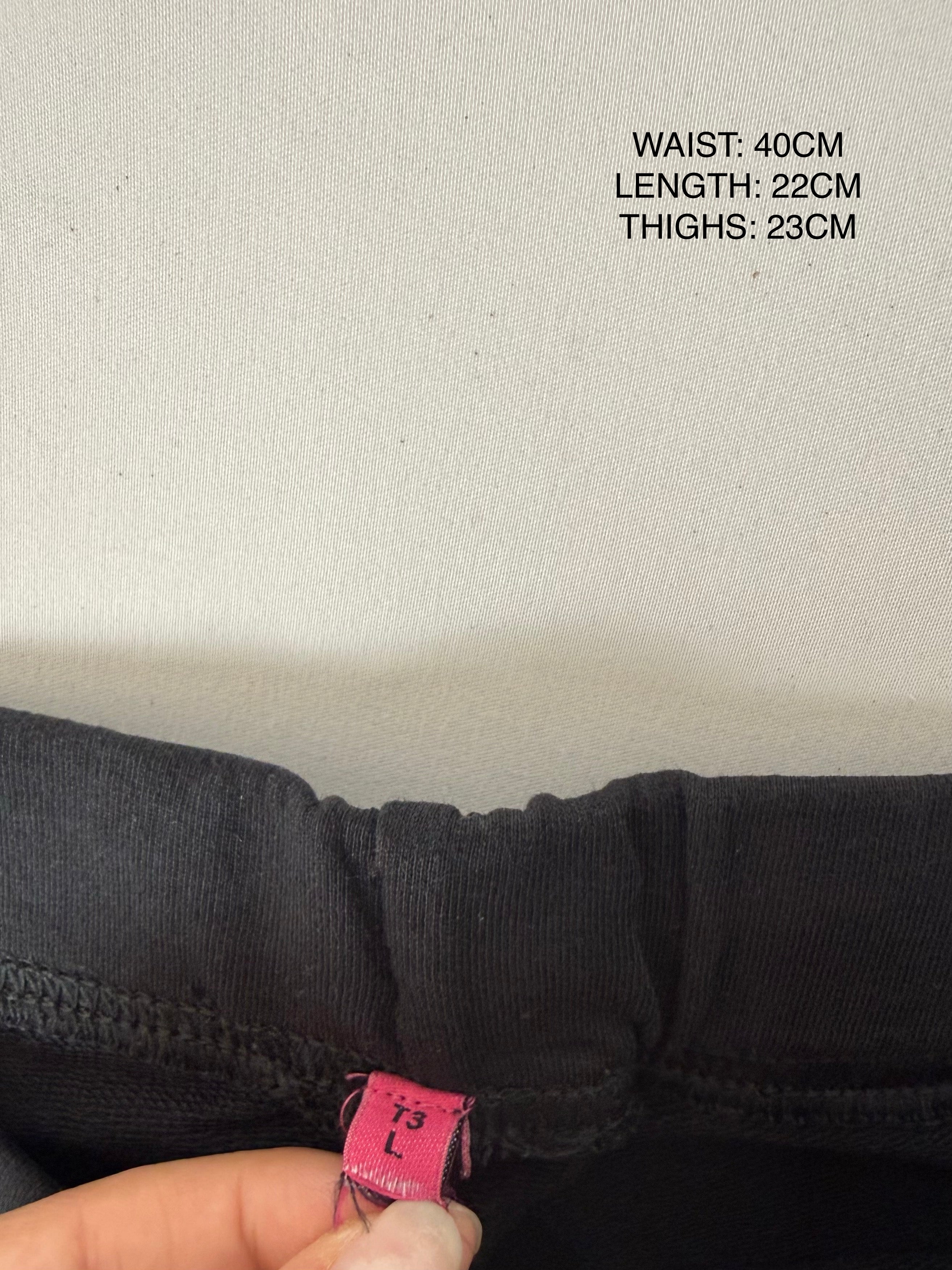 Black & pink cotton activewear mini short (M)
