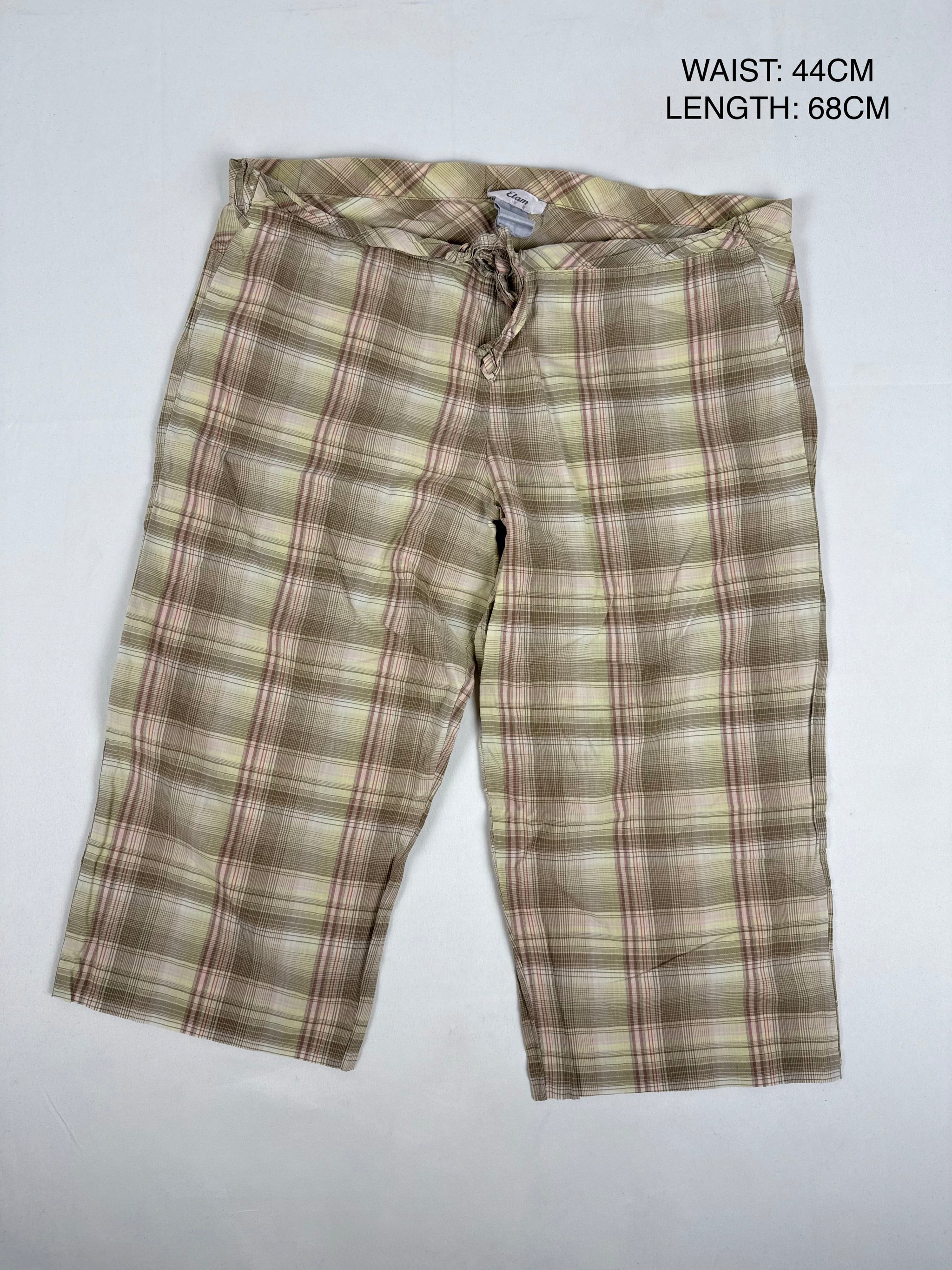 Beige low rise check print capri pants (XL)