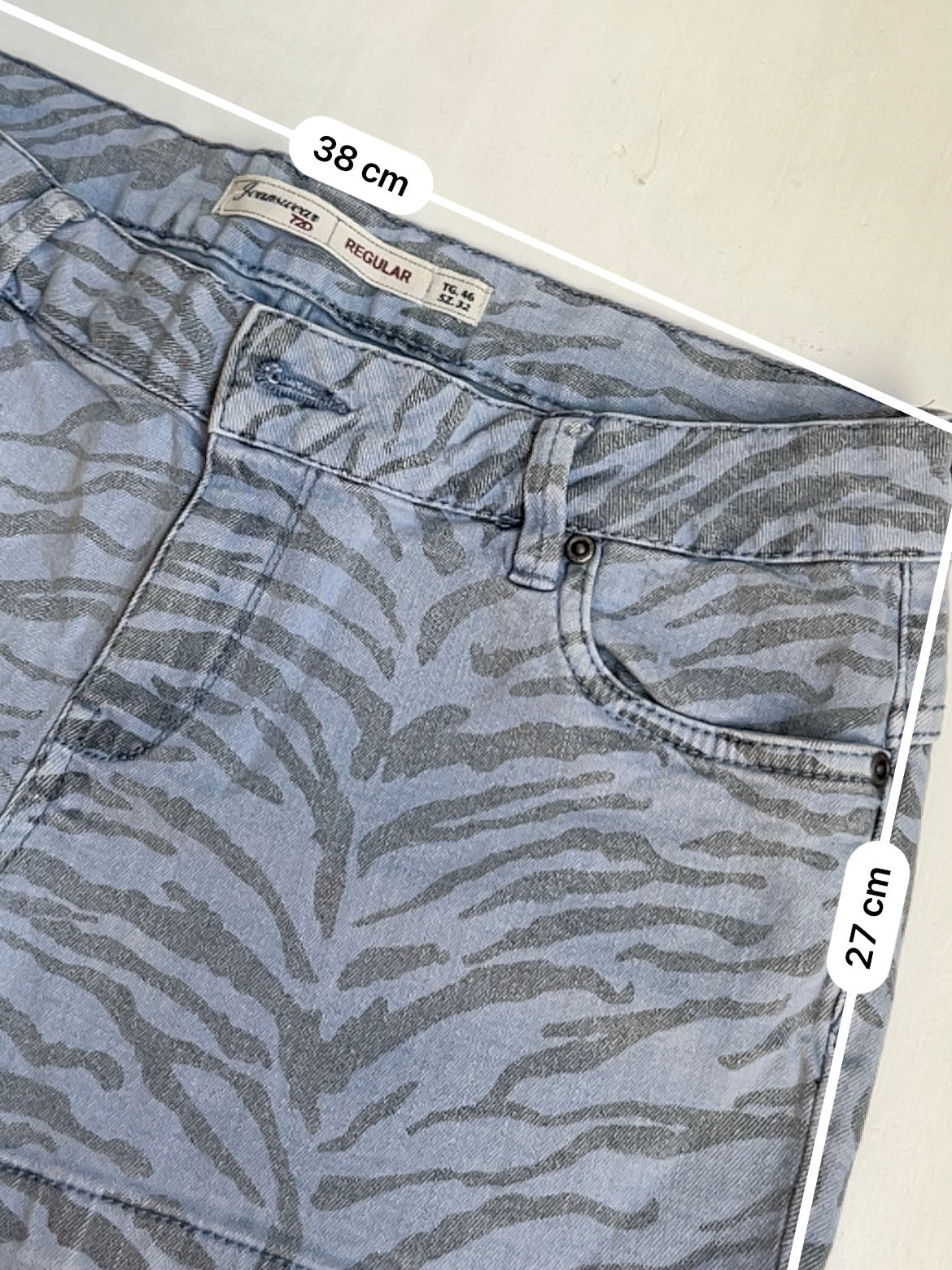 Blue tiger print denim  low rise mini short (M)