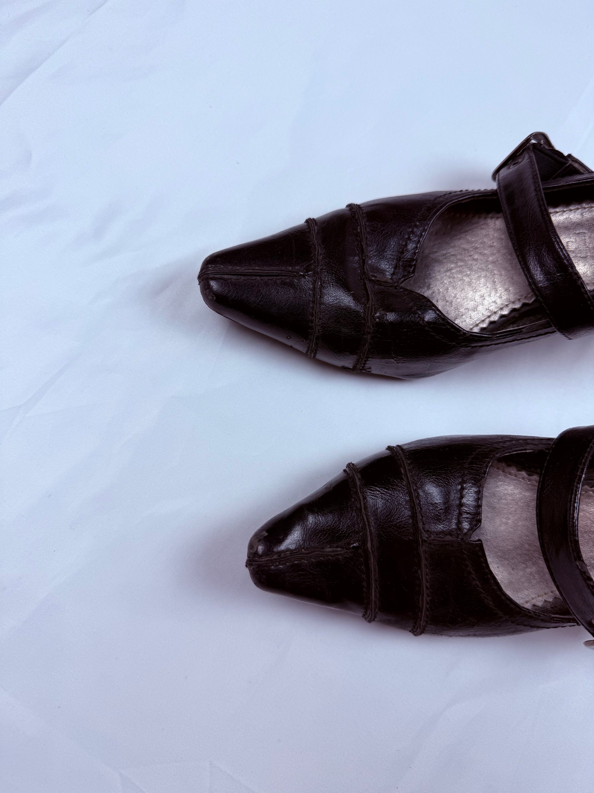 Black real leather buckle belt kitten heels (37)