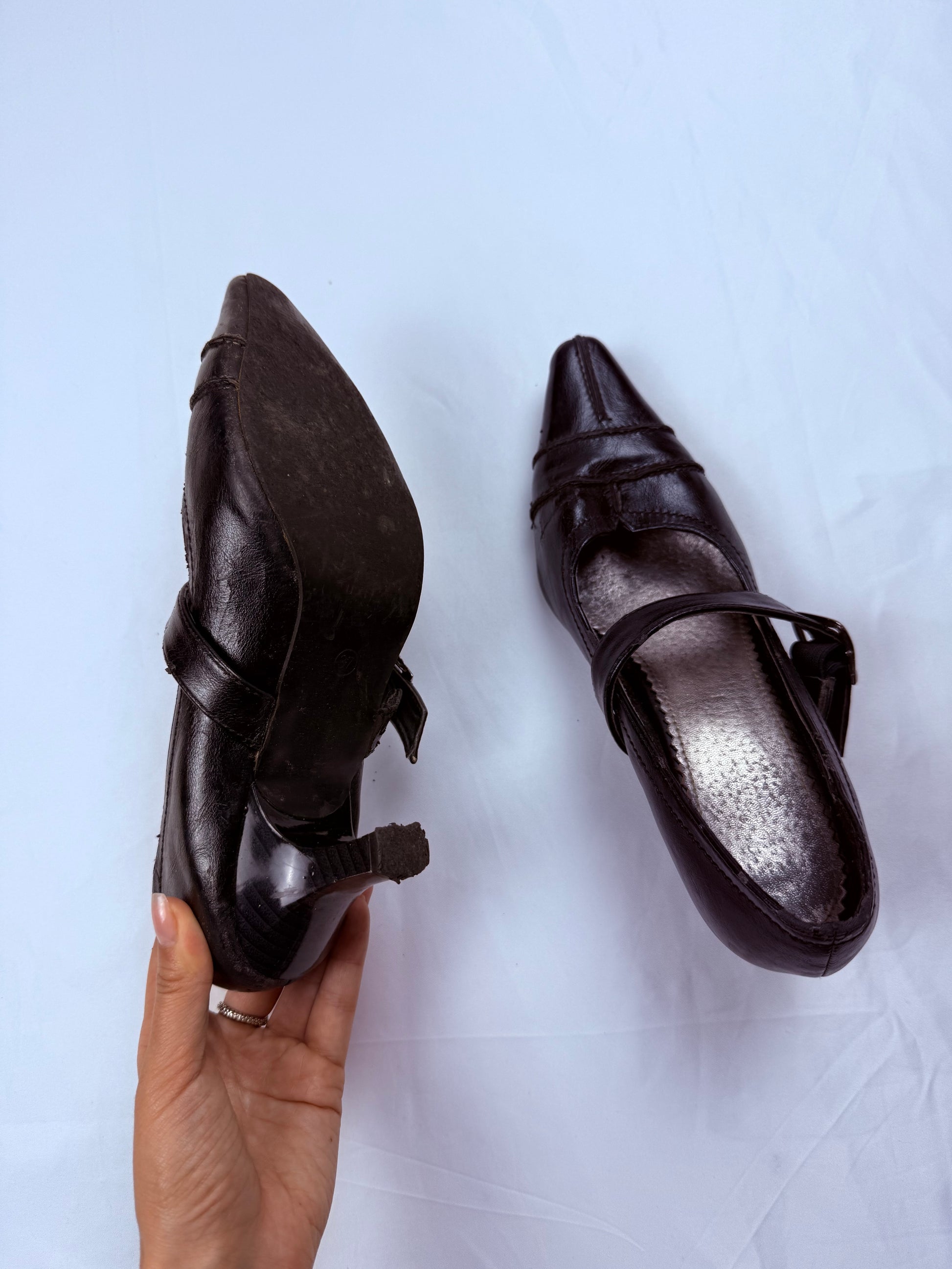 Black real leather buckle belt kitten heels (37)