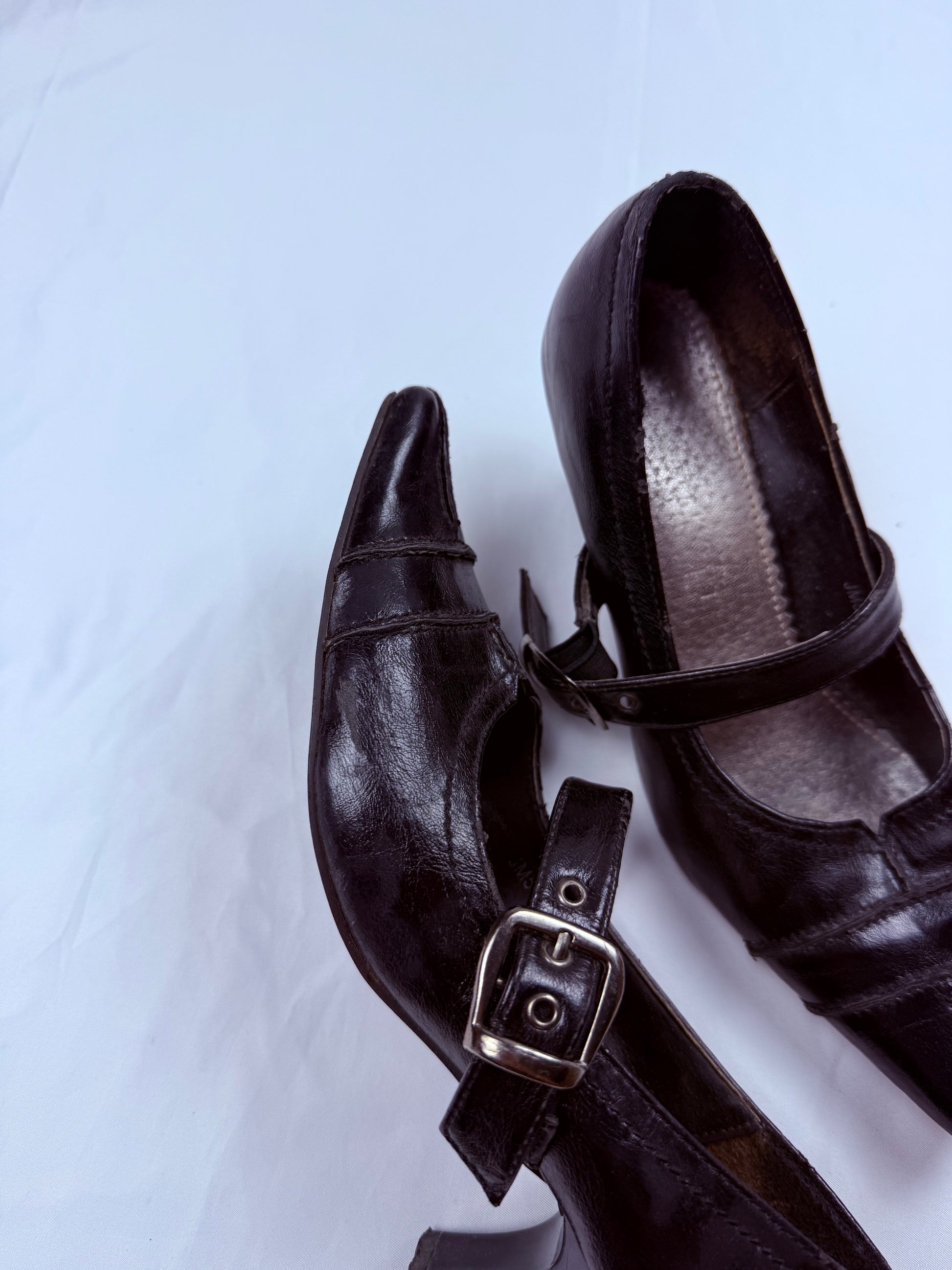 Black real leather buckle belt kitten heels (37)