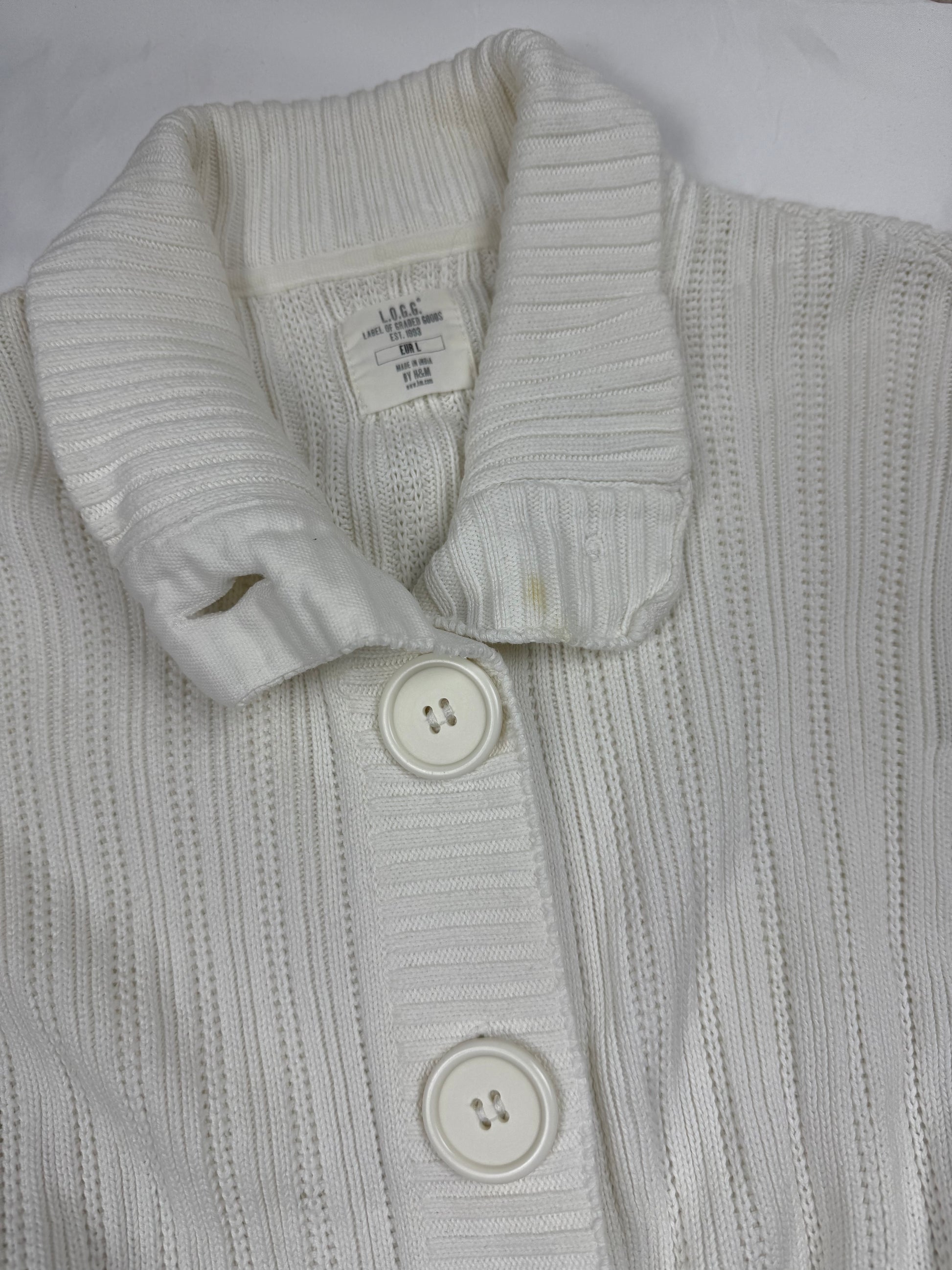 White ribbed buttons up jumper (M)