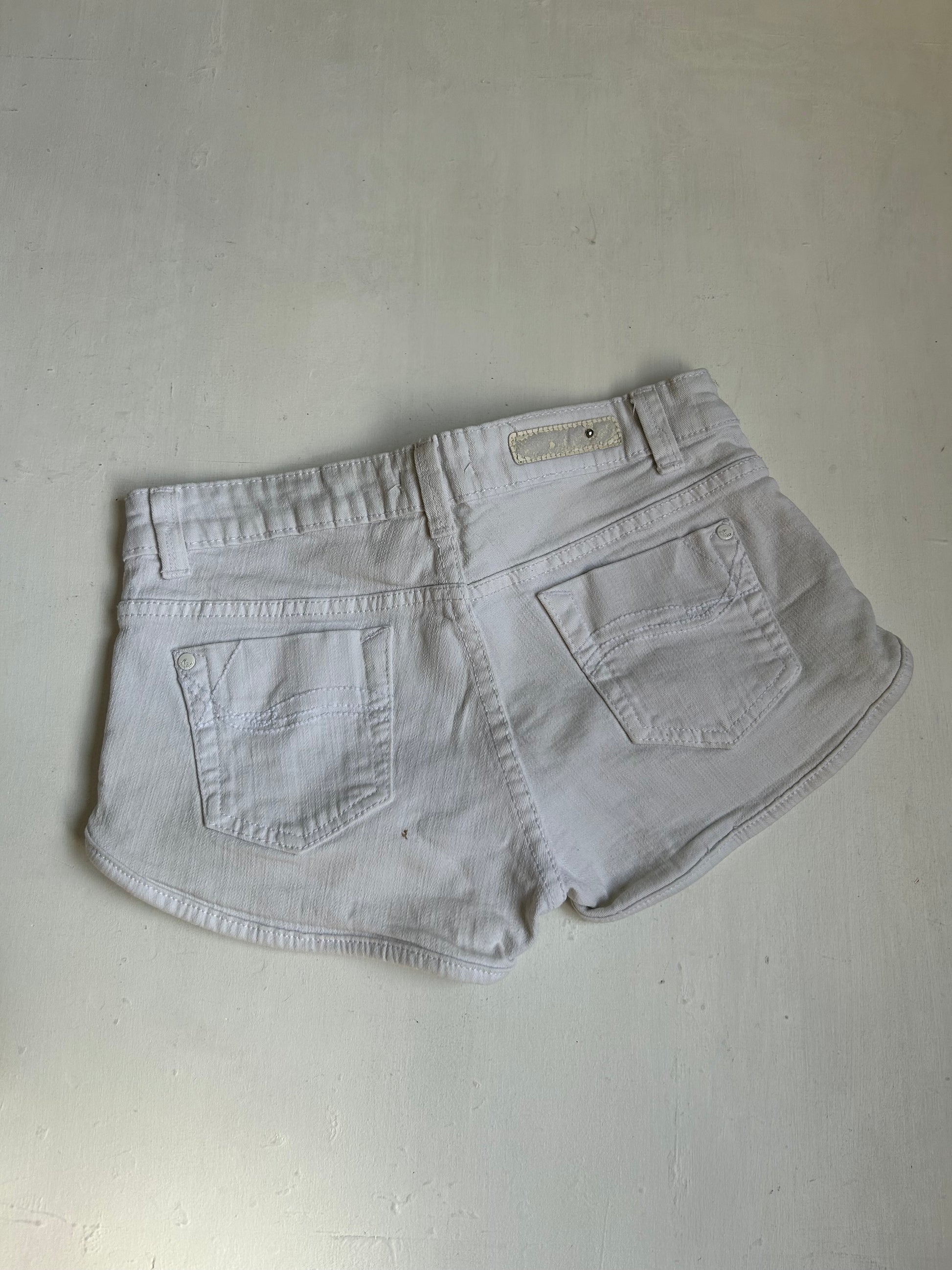 White denim low rise mini short (XS)