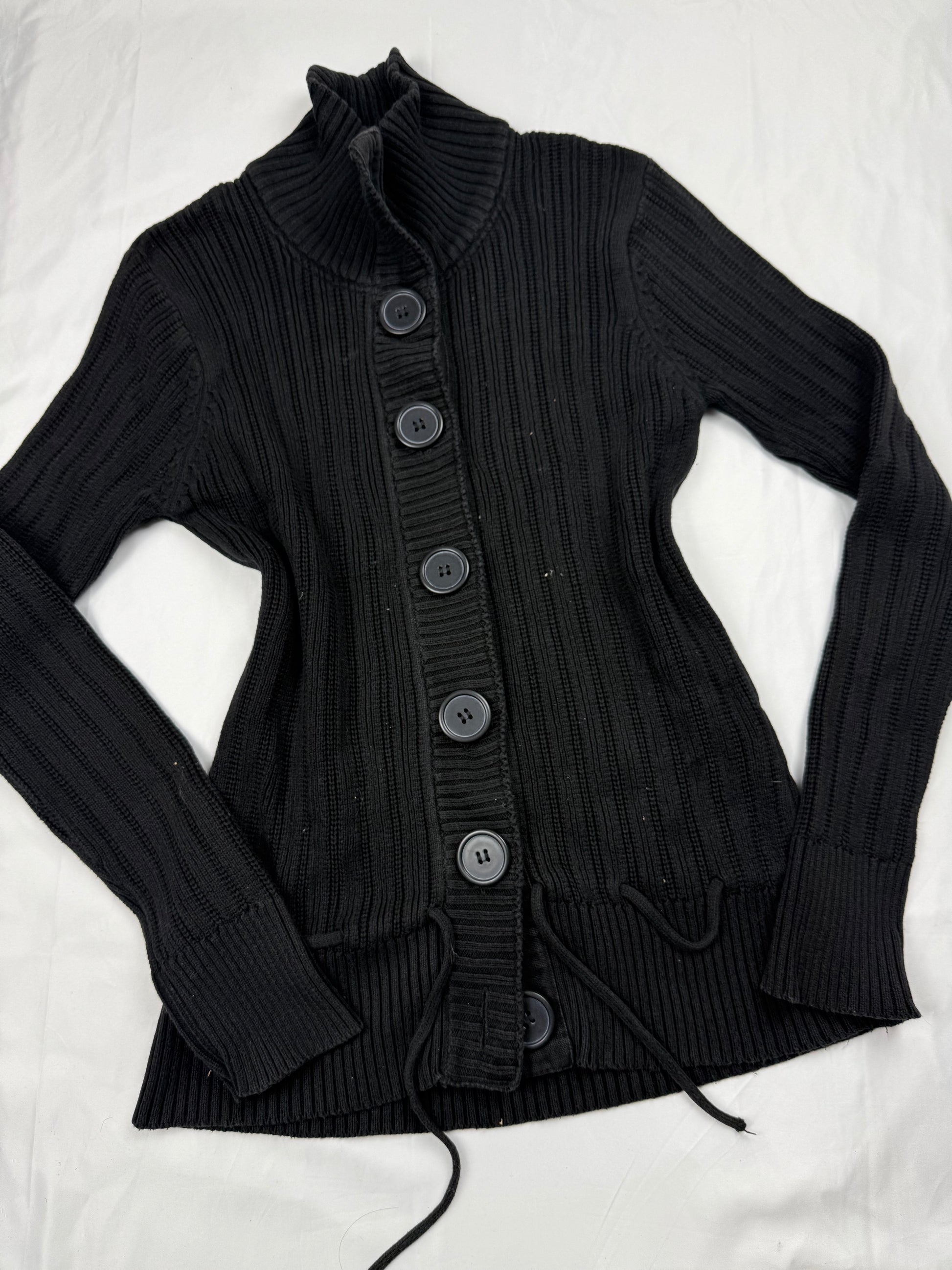 Black ribbed buttons up jumper (M)