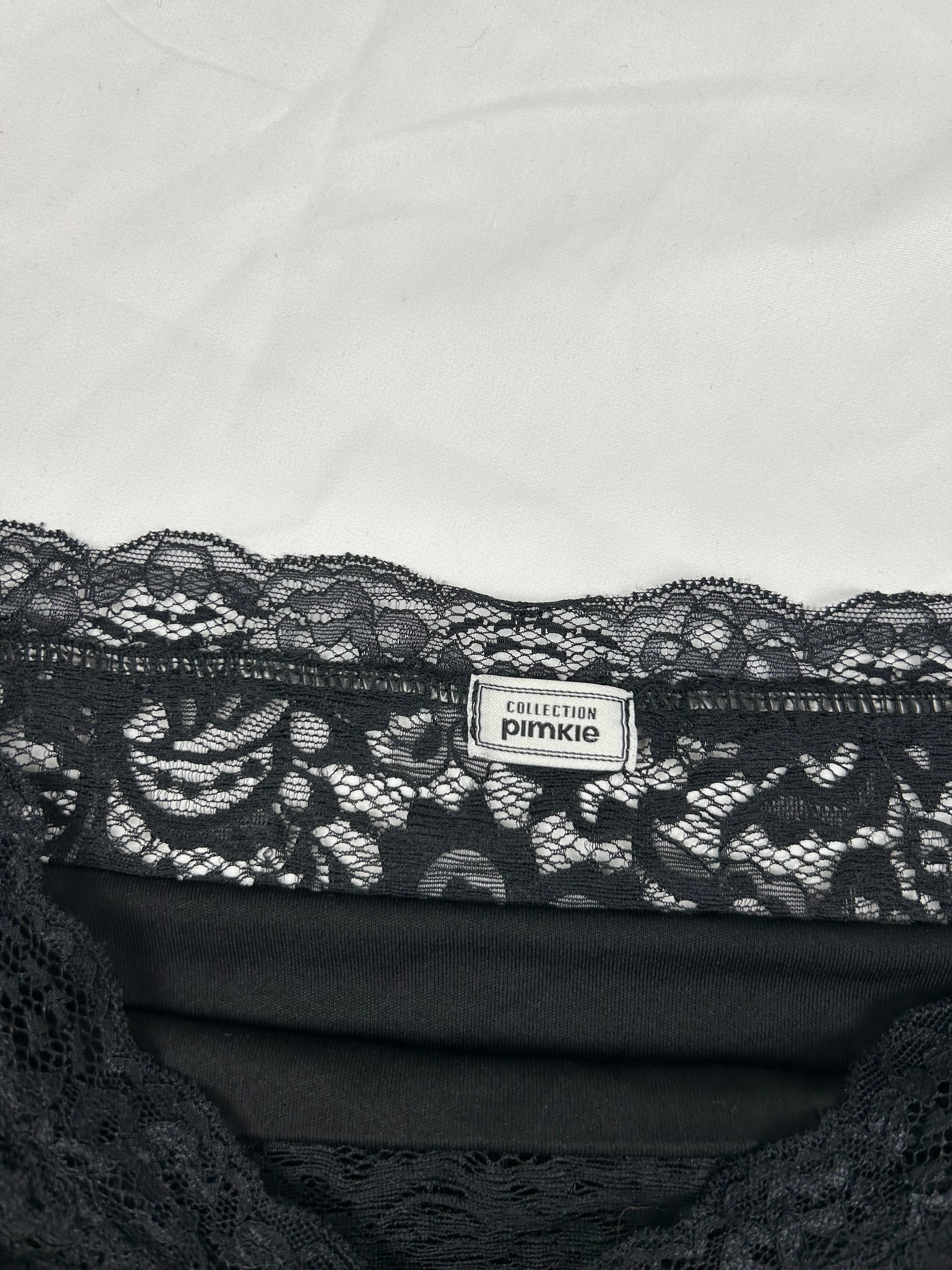 Black lace lined long sleeves top (M)