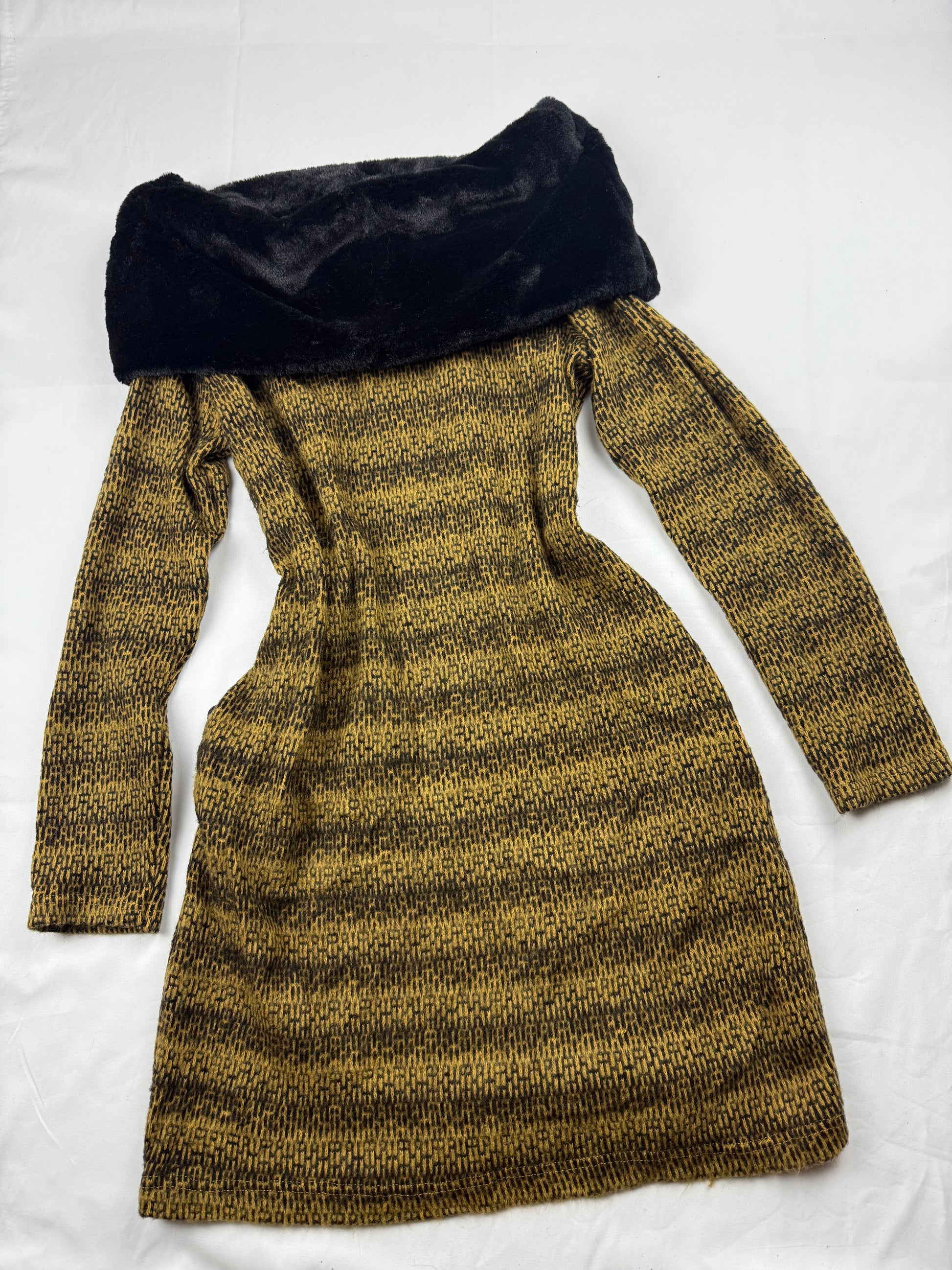 Khaki faux fur large neck knitted jumper dress (S/M)