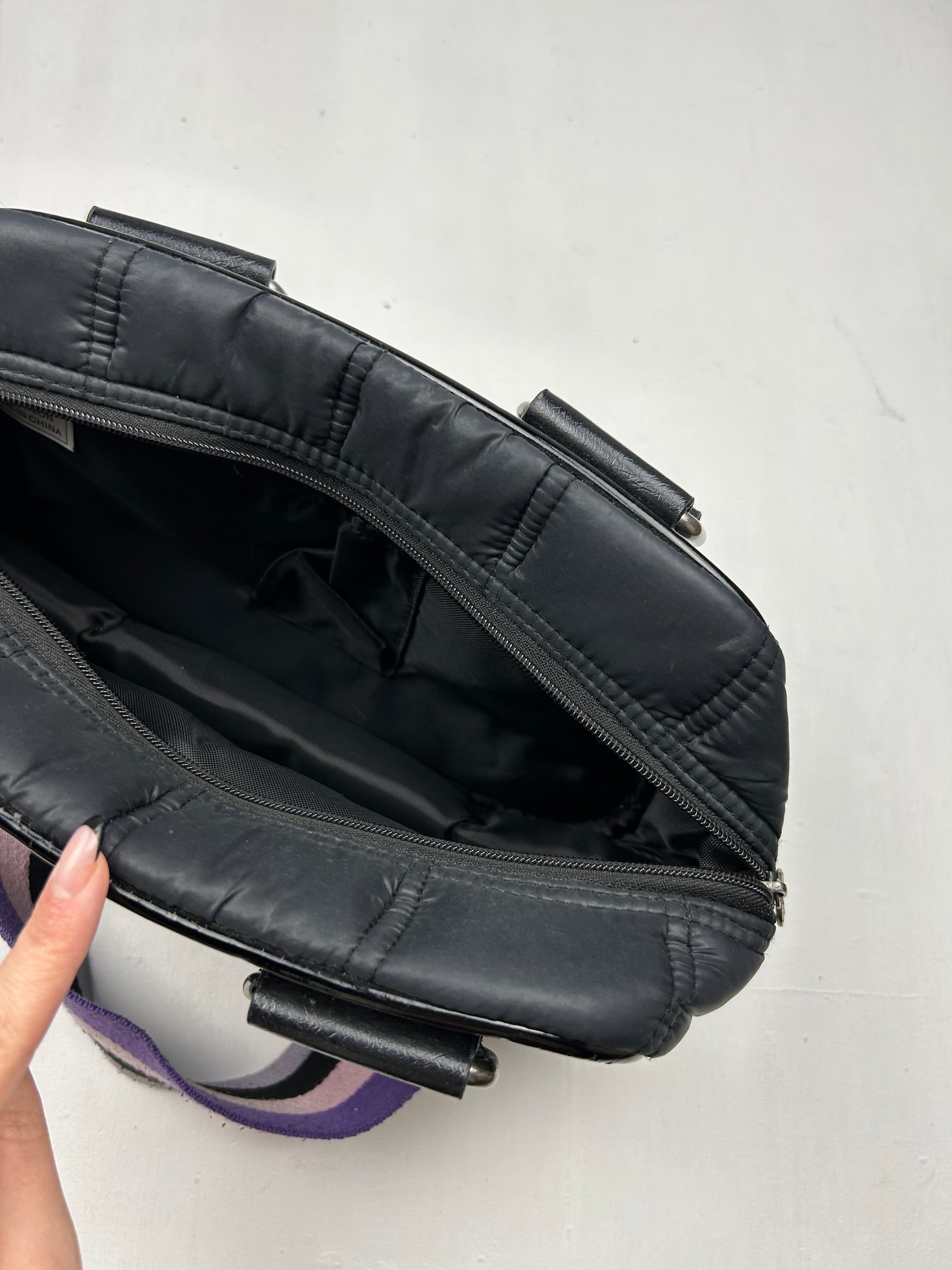 Black puffer logo medium shoulder bag