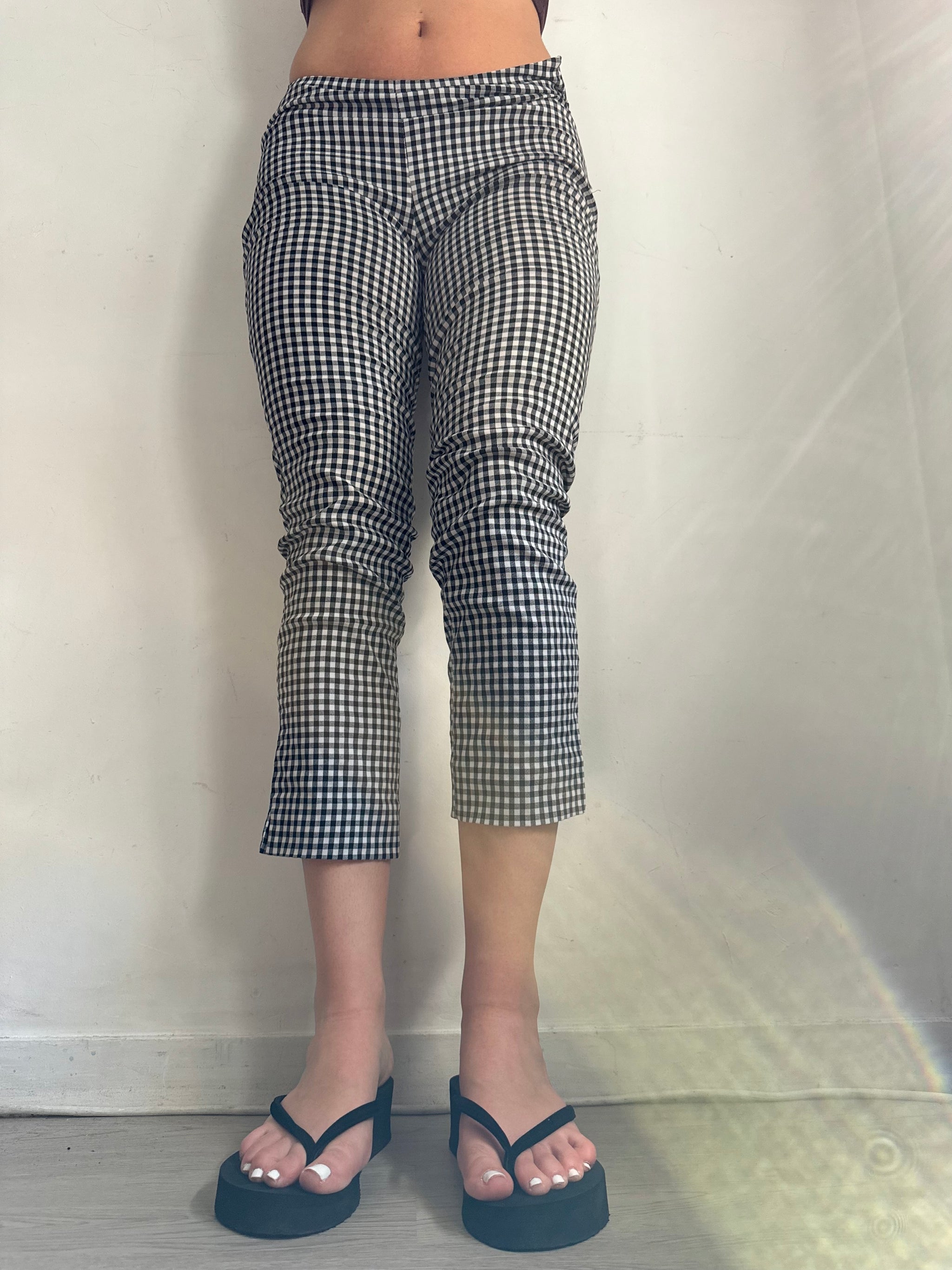 Black low rise check print capri pants (S)