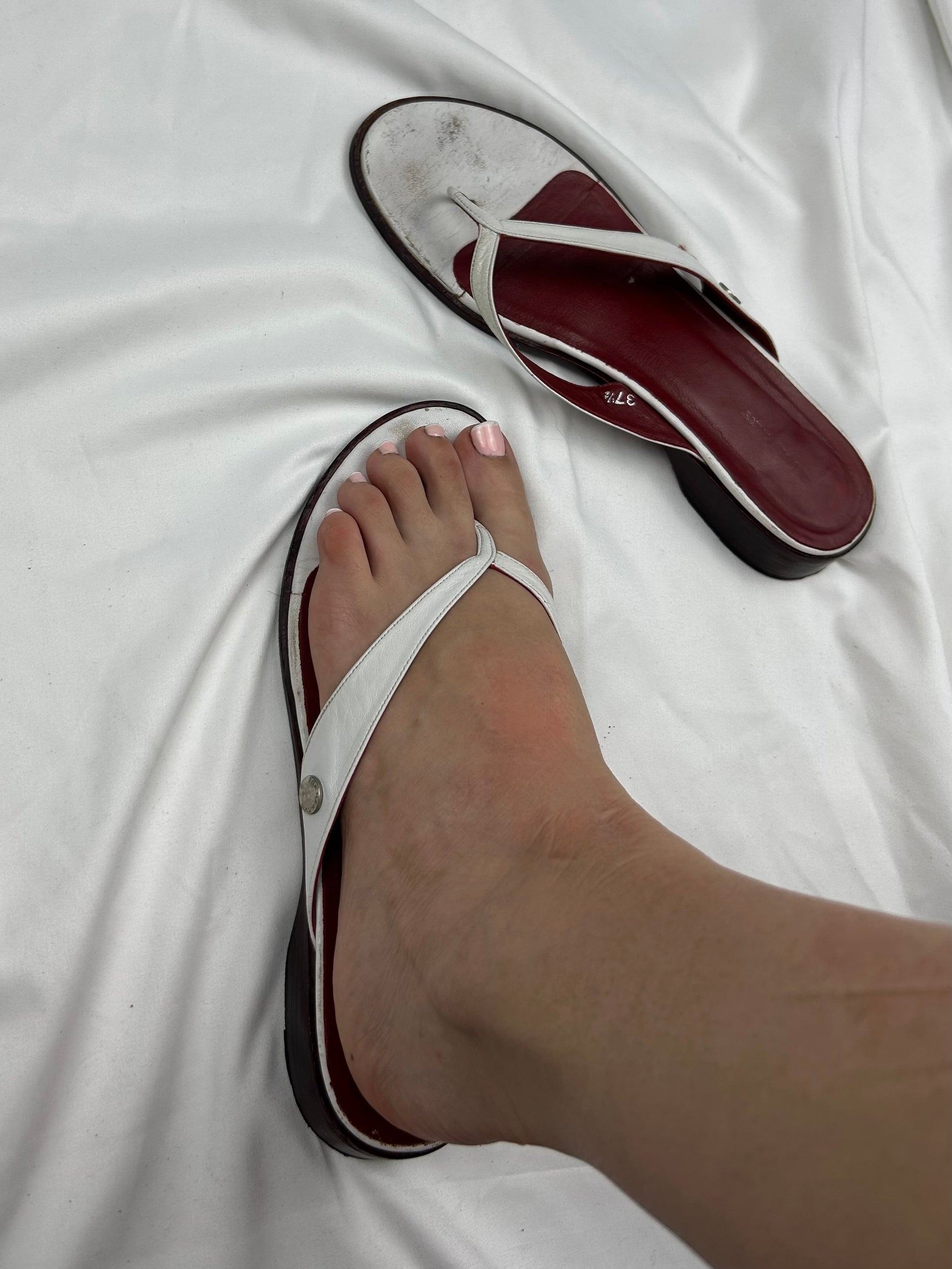 White real leather flip flop mules (37.5)