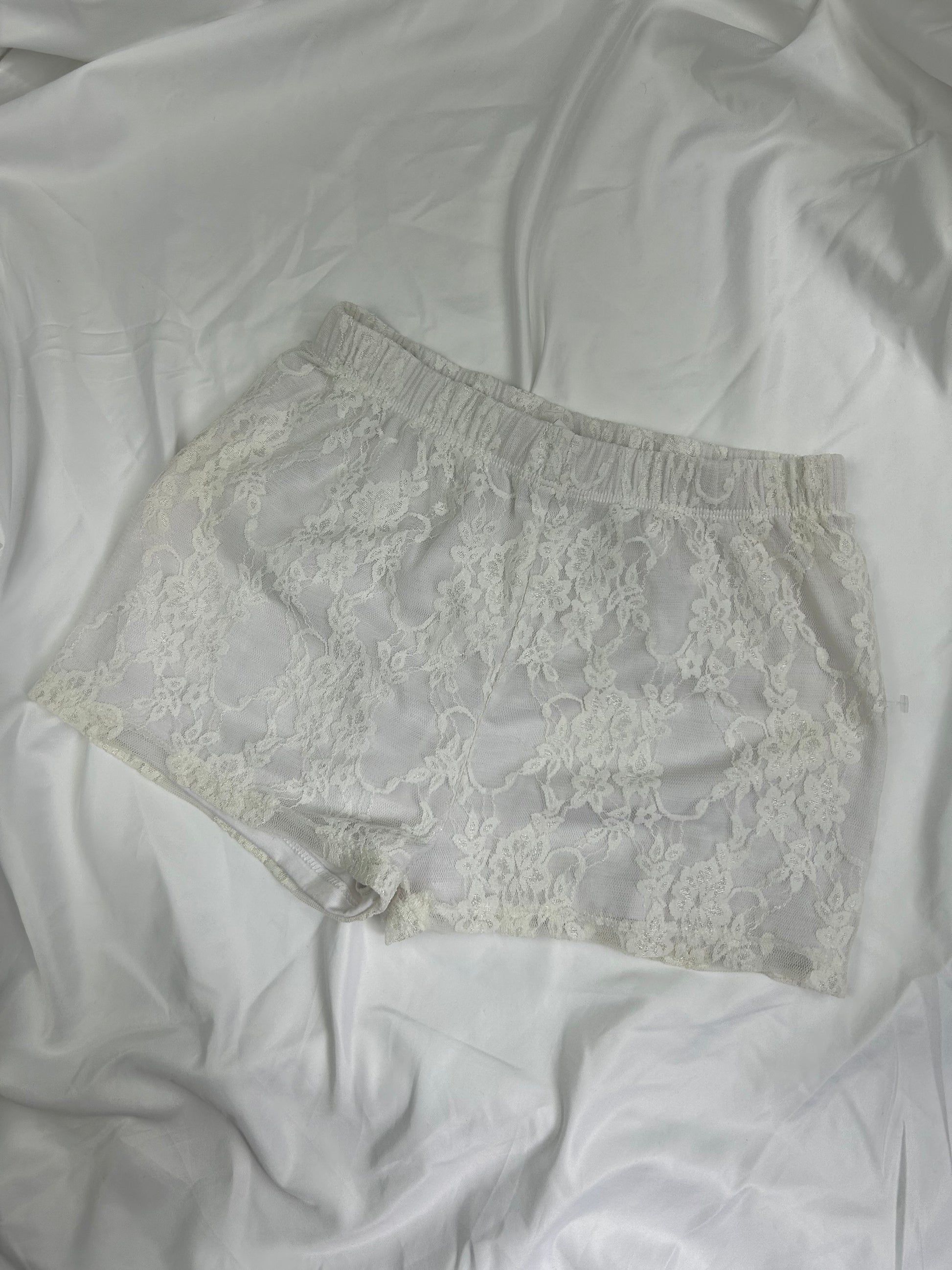 White lace low rise mini short (XS)