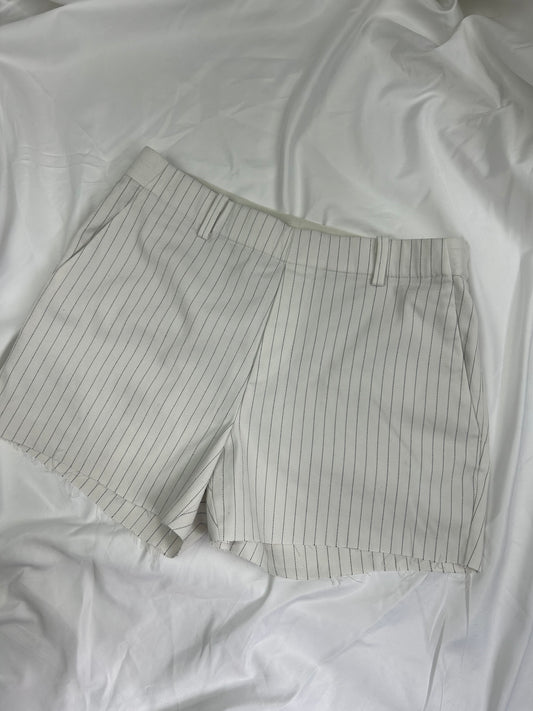 White striped office low rise mini short (S)