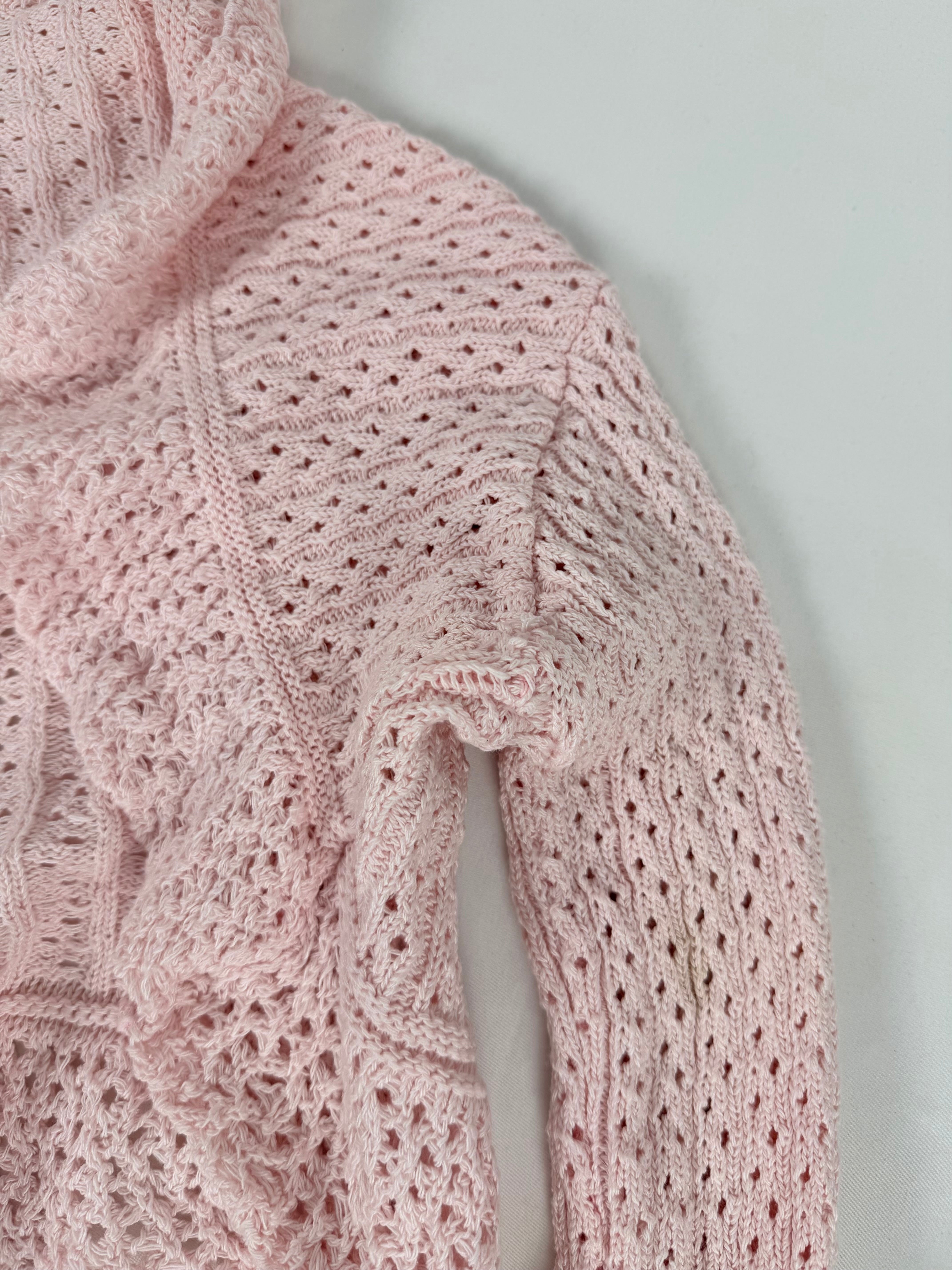 Mini-robe en maille grise à manches courtes avec nouage (S)
