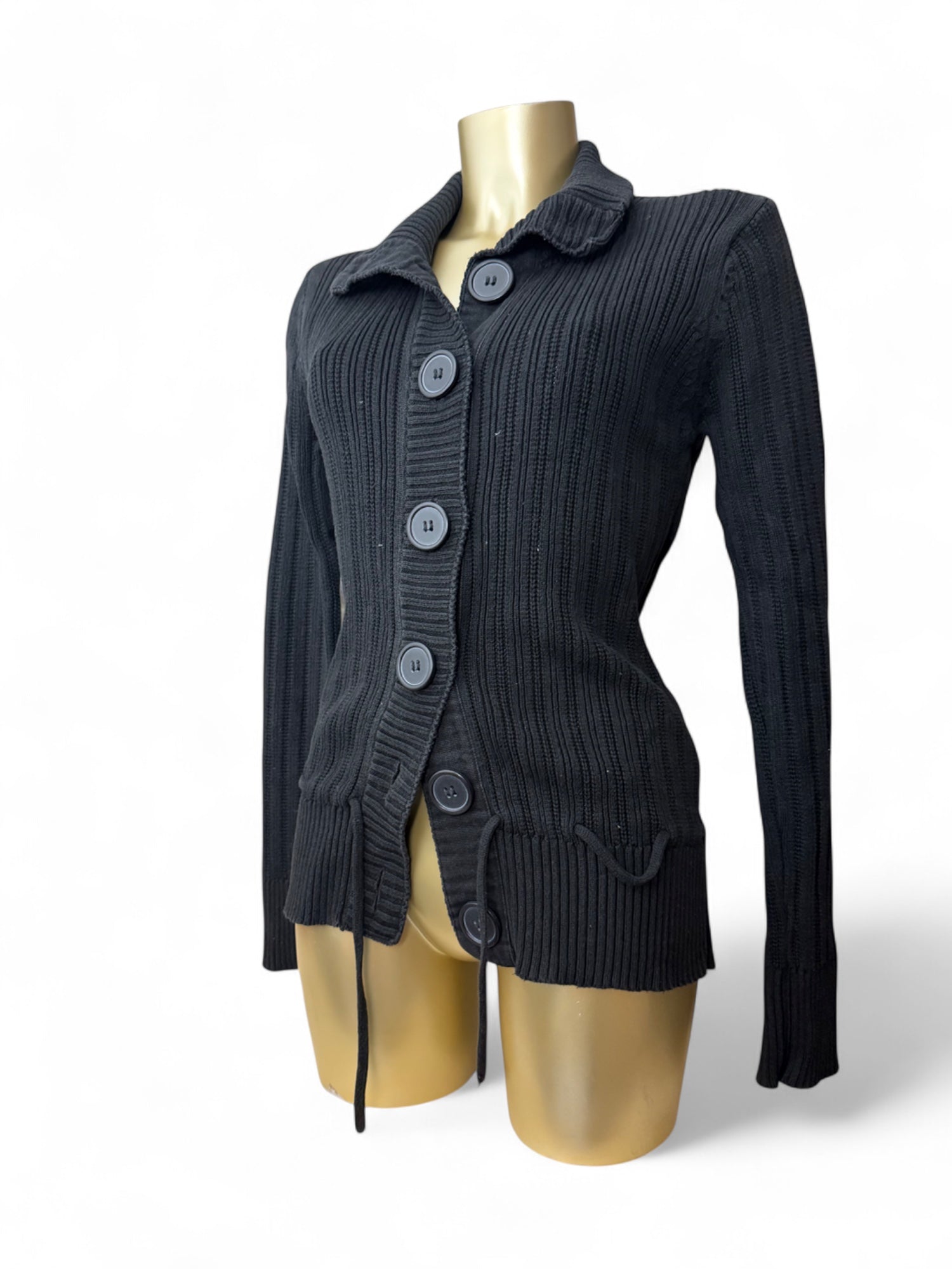 Black ribbed buttons up jumper (M)