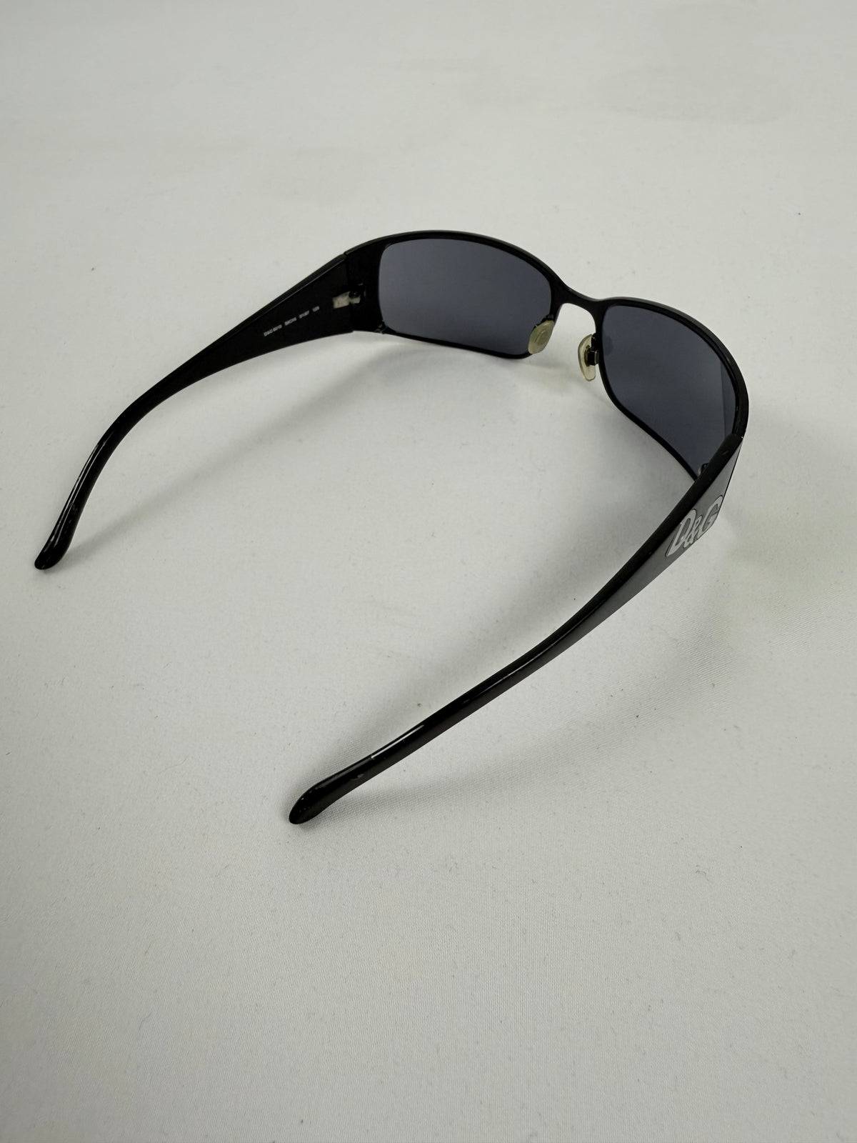 Lunettes de vue grises et argentées pour le bureau