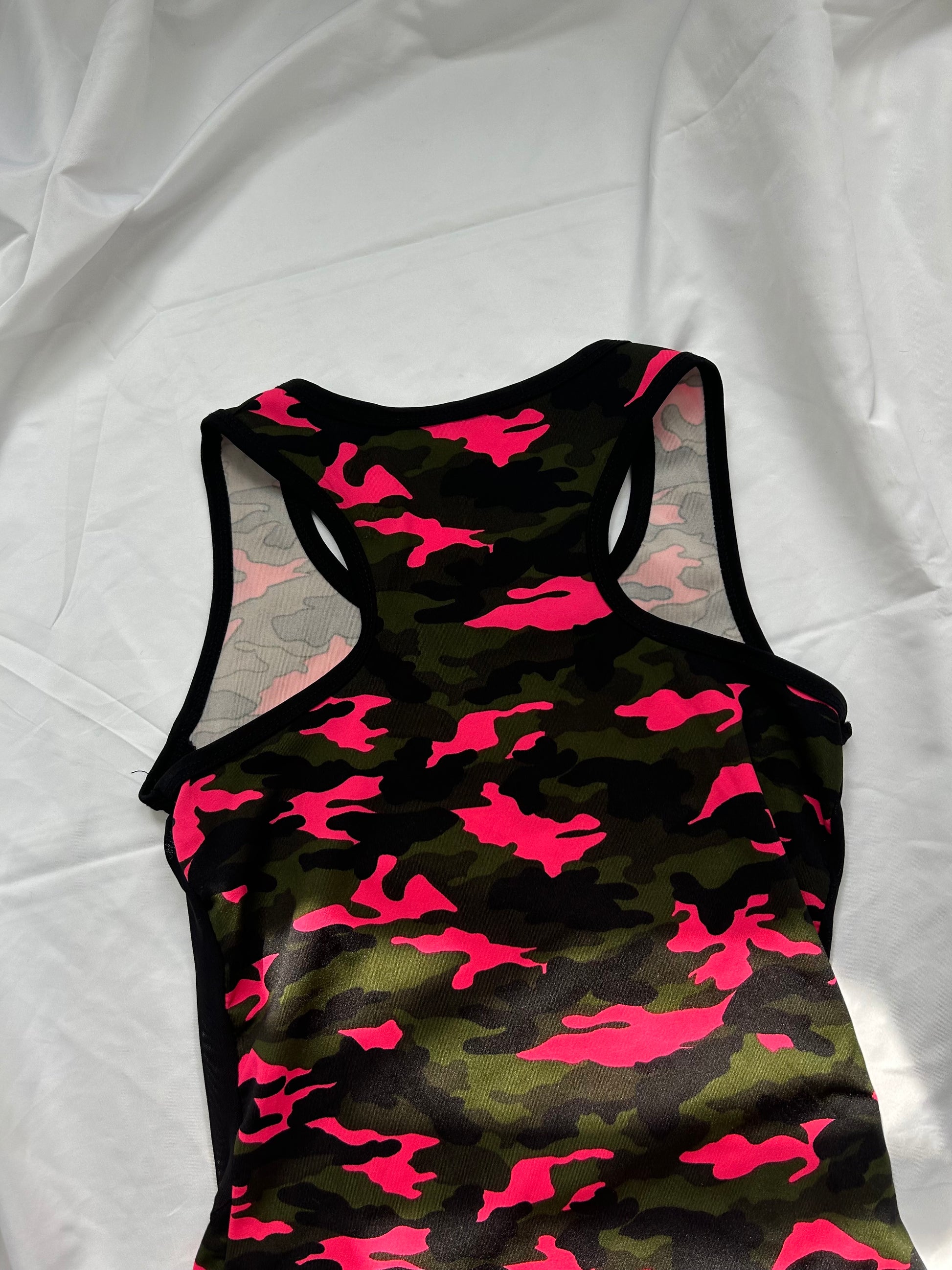 Pink camo tank top (XS)