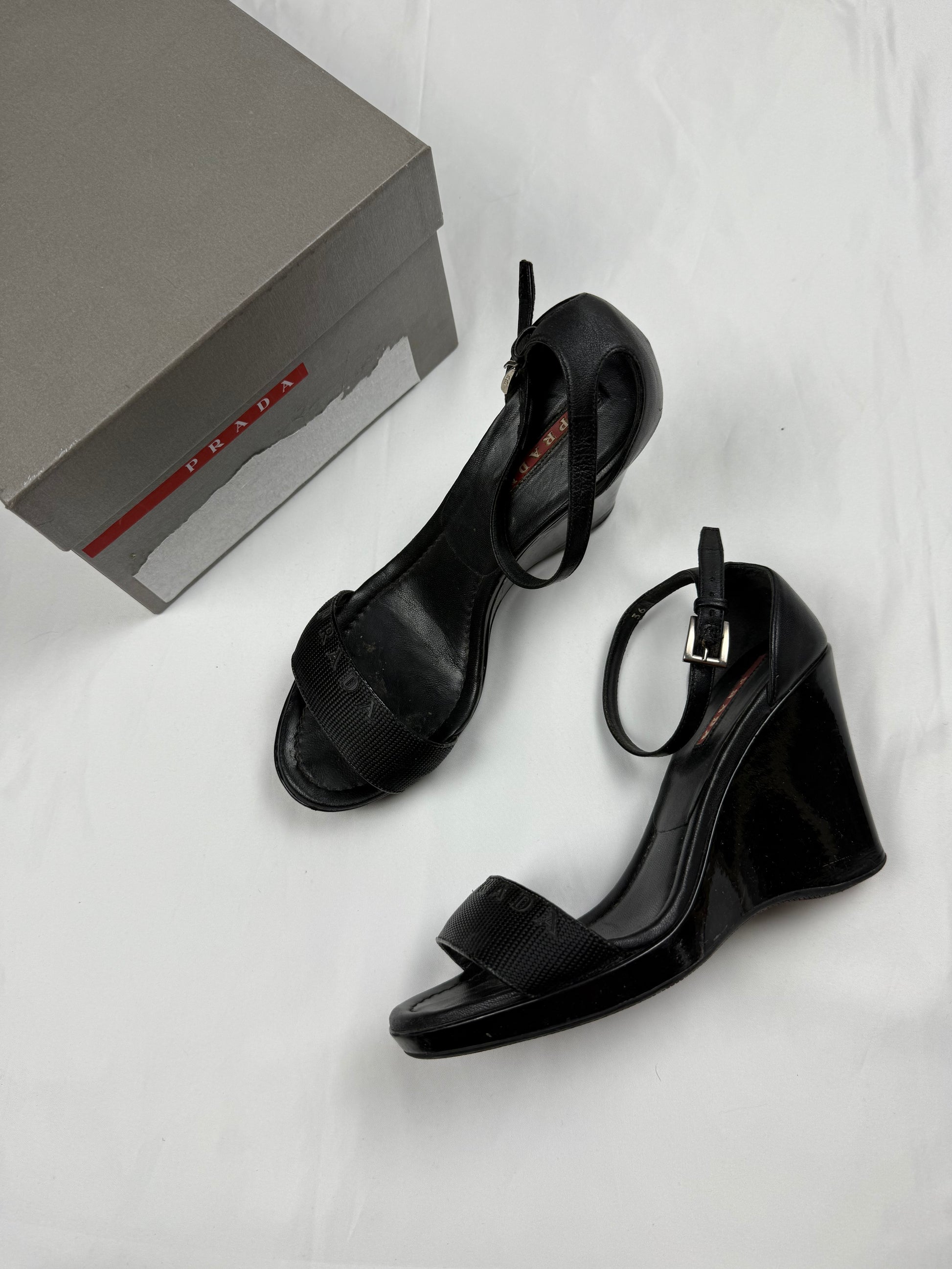Black wedge heels (36)