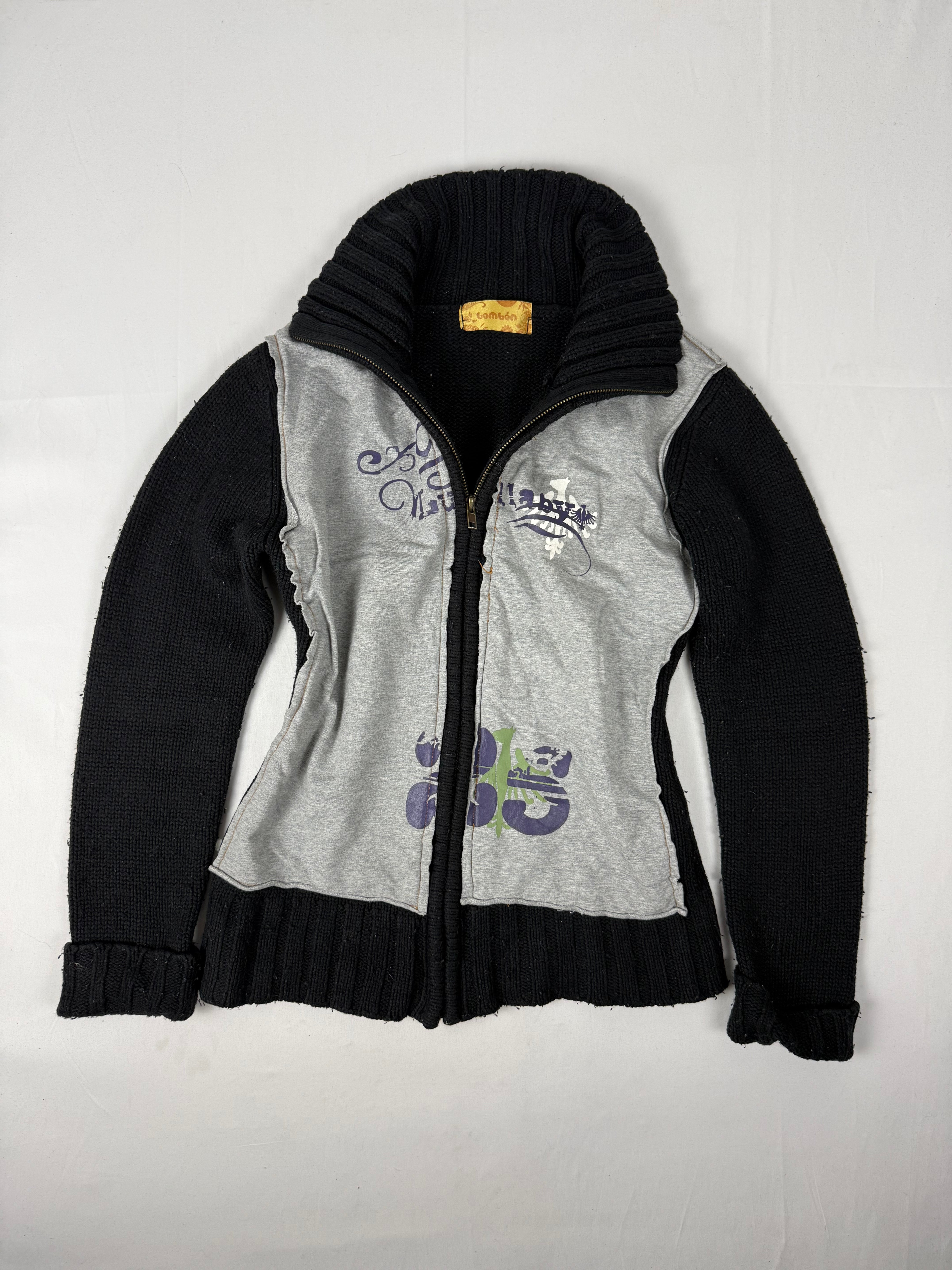Grey graphic zip up jumper (S/M)
