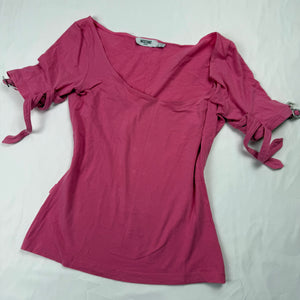 Pink belt buckles tee (S/M)