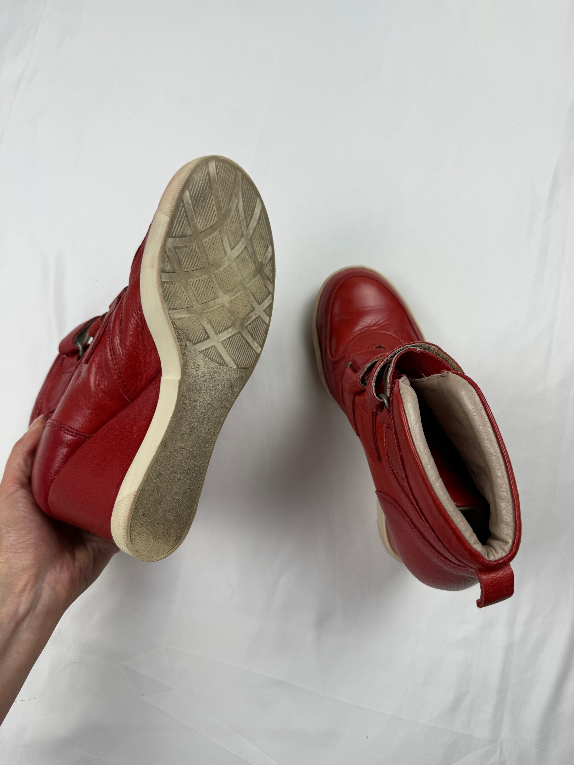 Red wedge platform sneakers (38)