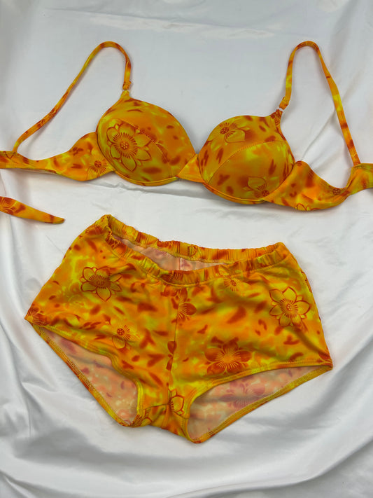 Orange floral print low rise shorty bikini set (M)