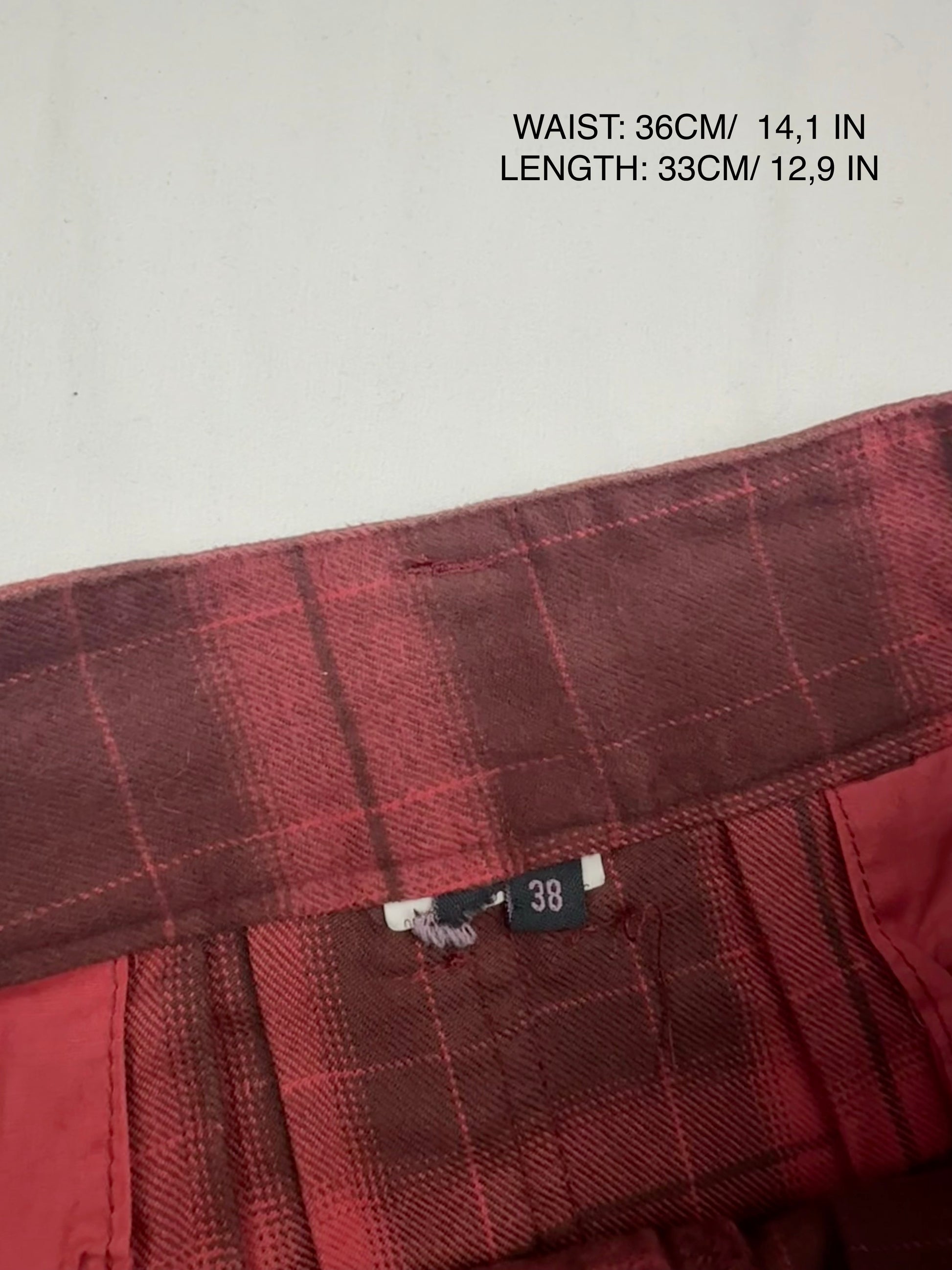 Red check print low rise pleated mini skirt (S)