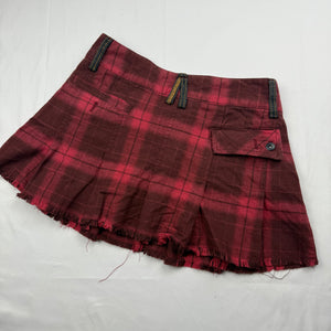 Red check print low rise pleated mini skirt (S)
