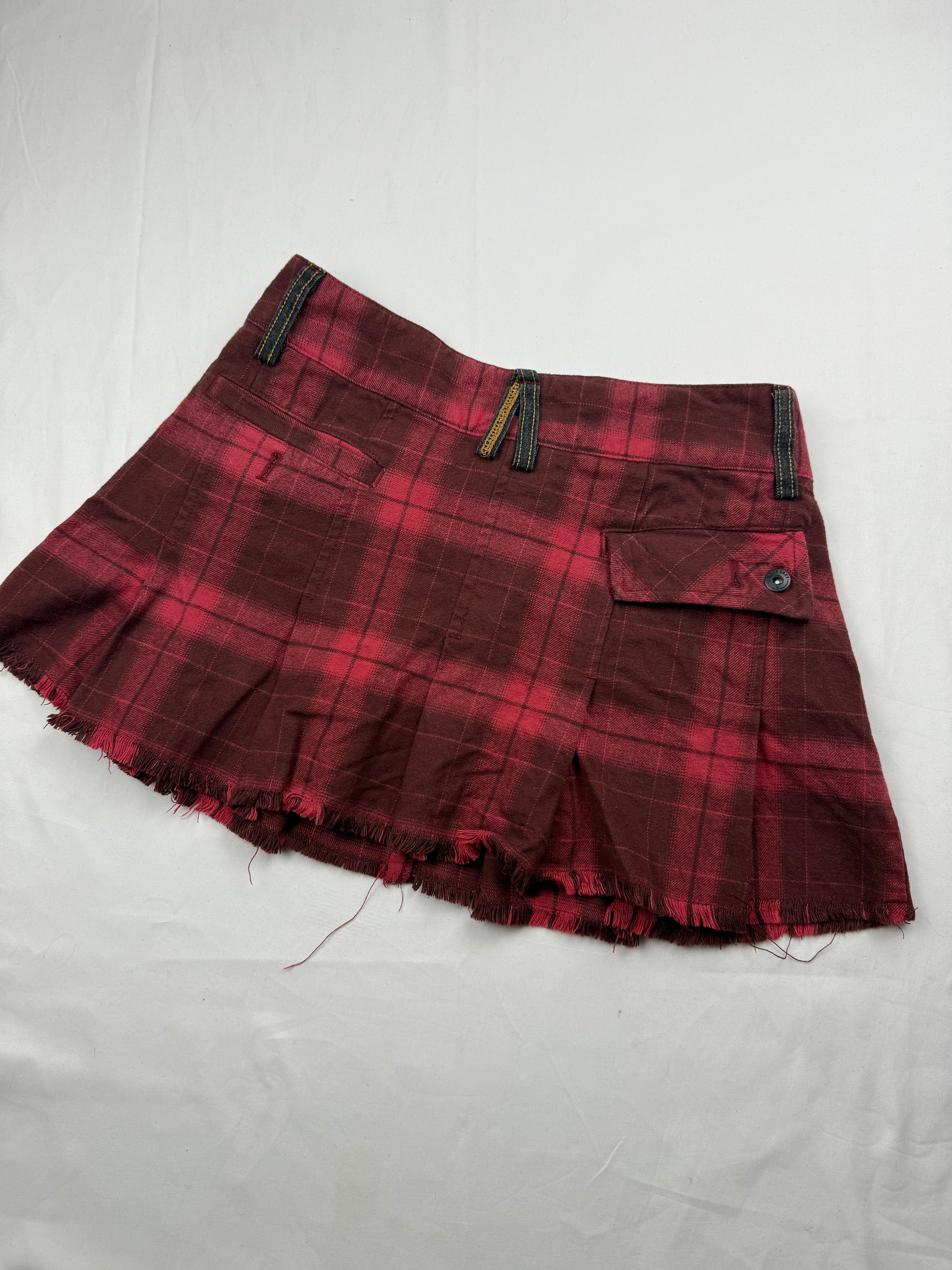Red check print low rise pleated mini skirt (S)
