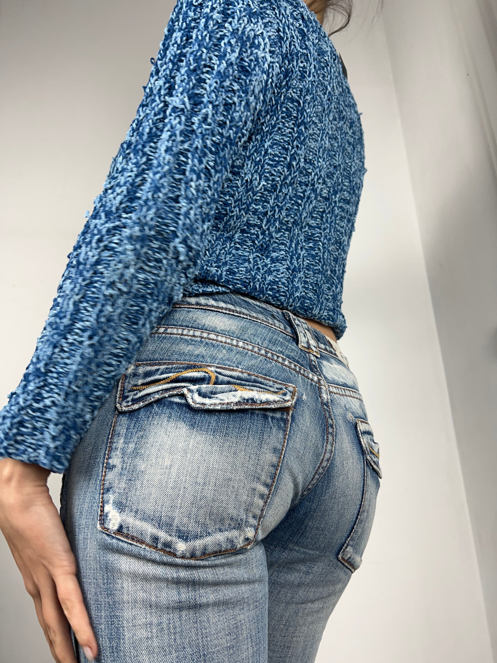 Blue crop V neck jumper (S/M)