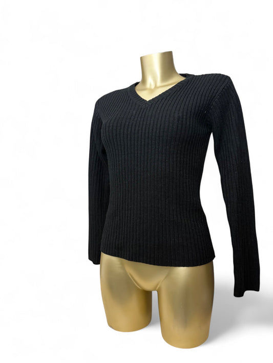 Black ribbed V neck jumper (S/M)