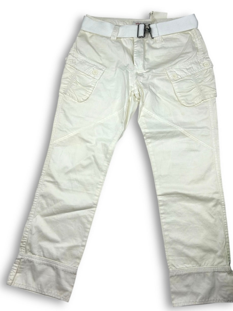 White brand new low rise capri pants (M)