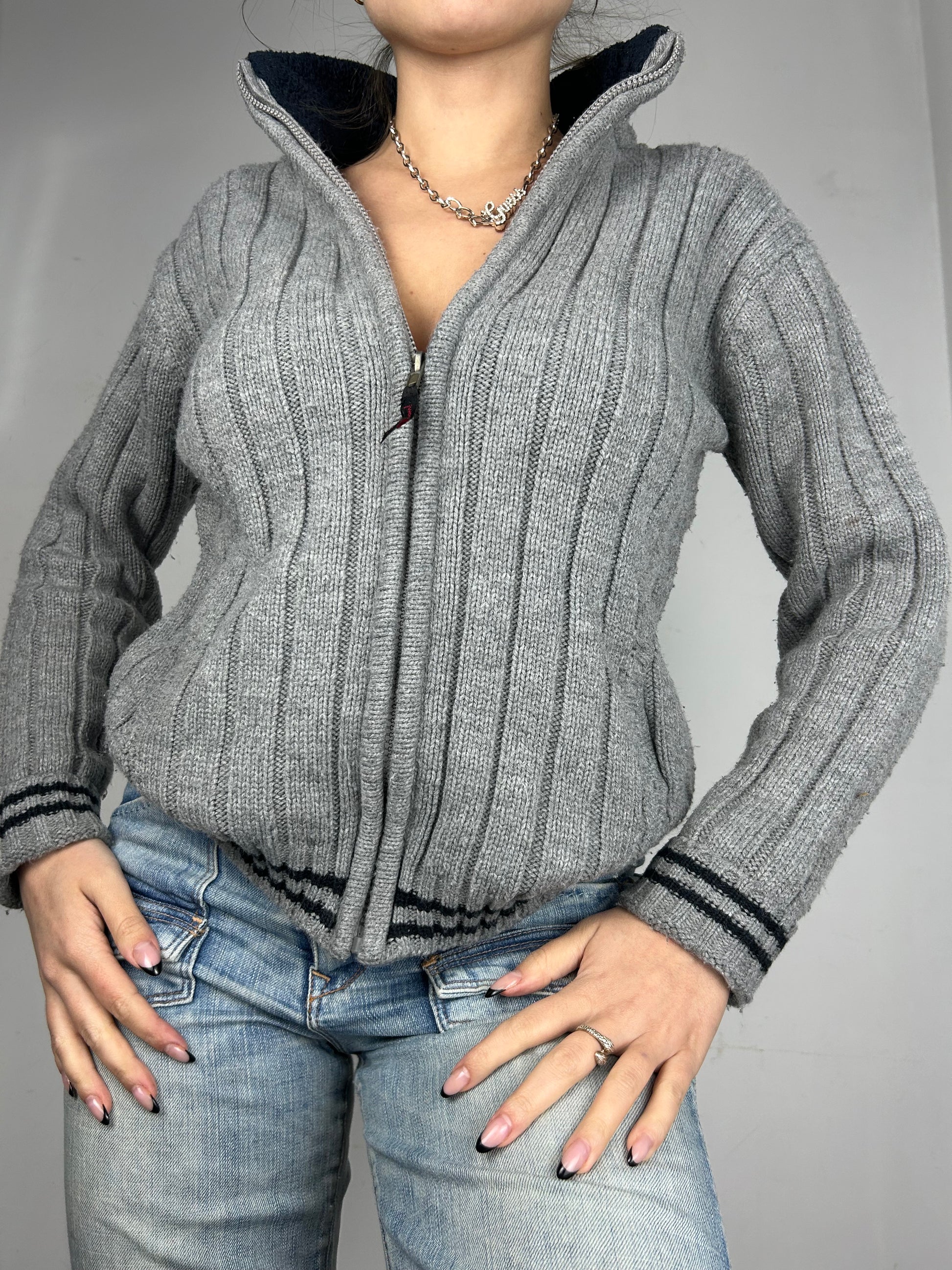Grey zip up jumper (S/M)