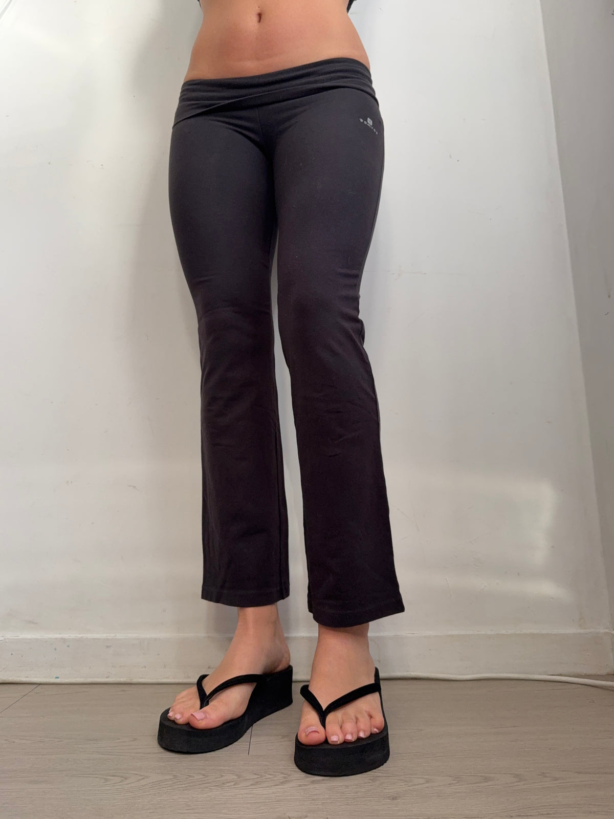 Pantalon droit taille basse en jean noir (XS)