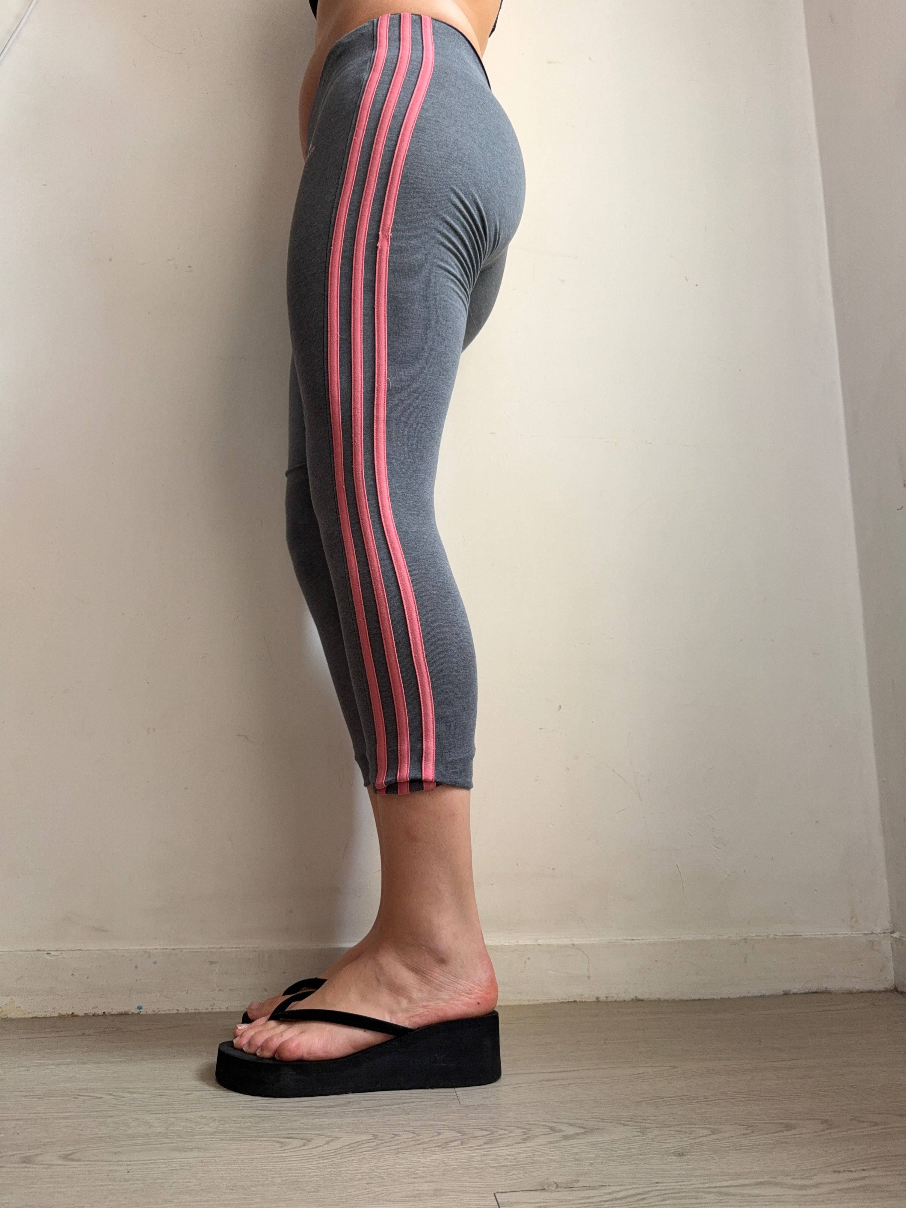 Grey cotton activewear capri pants (XS)