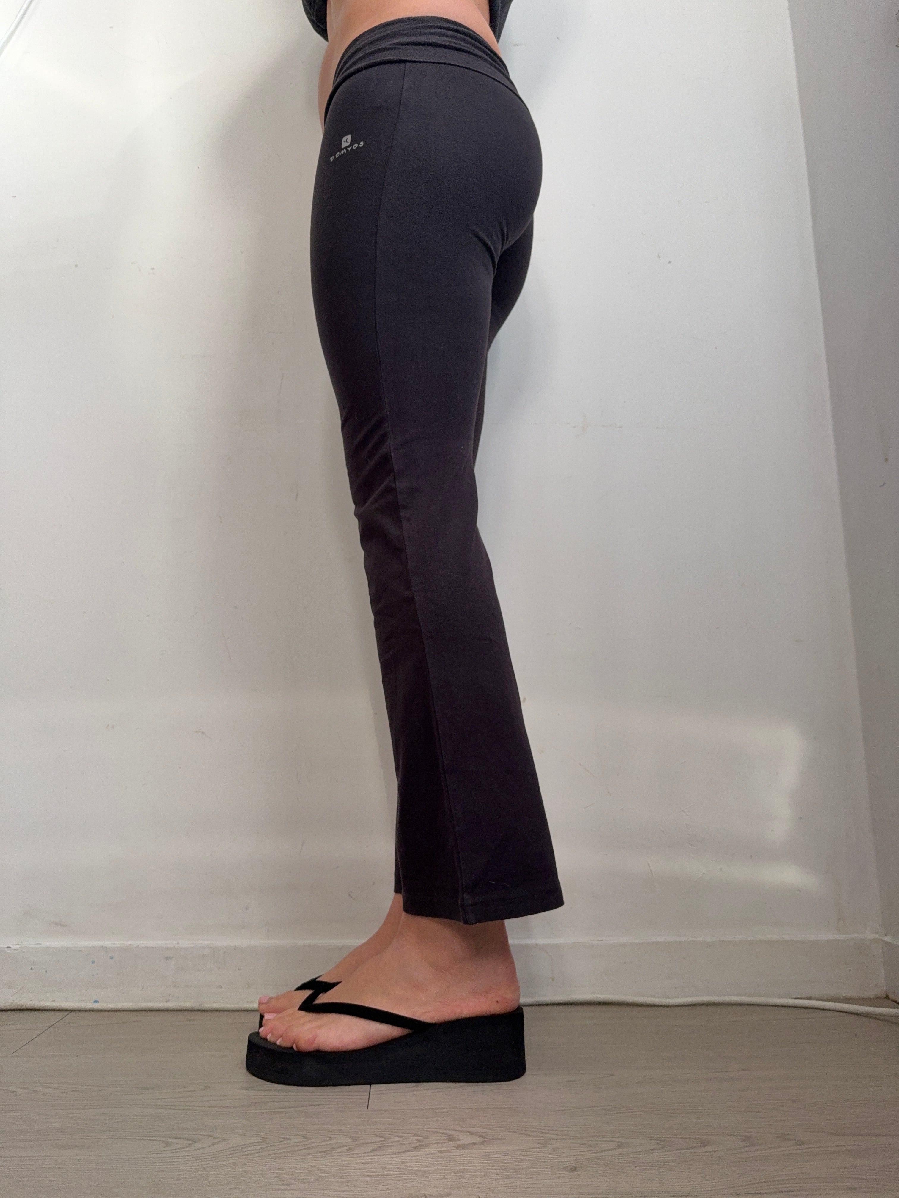 Pantalon droit taille basse en jean noir (XS)