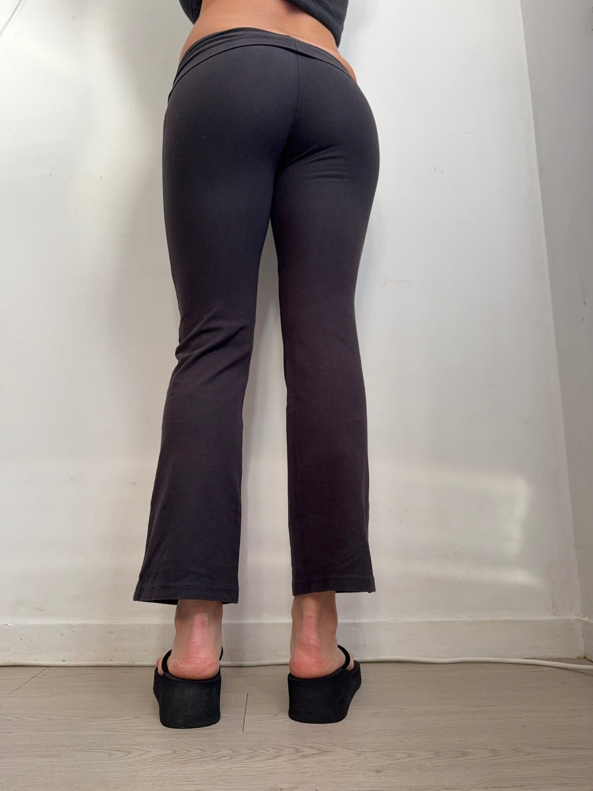 Pantalon droit taille basse en jean noir (XS)