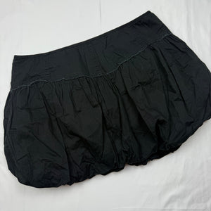 Black low rise balloon pleated mini skirt (M/L)