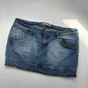 Blue denim low rise mini skirt (L)