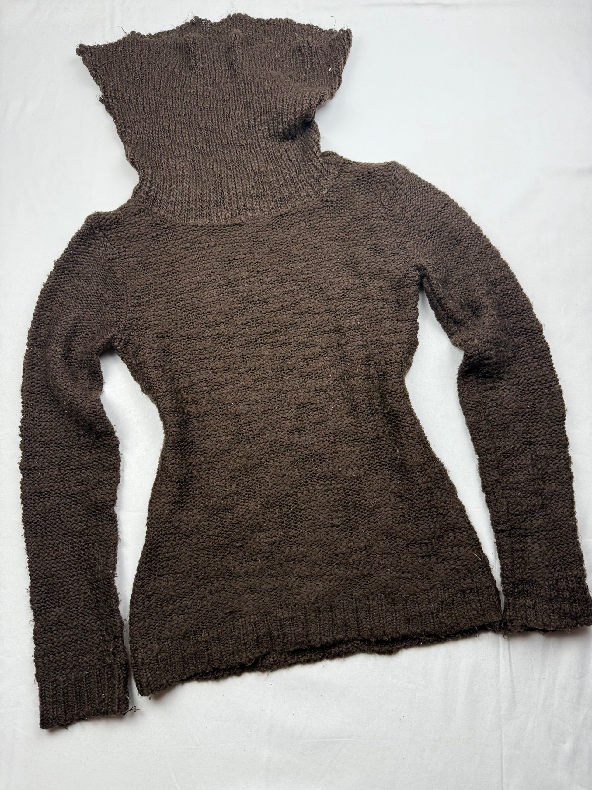 Brown turtleneck tight fit jumper (S)
