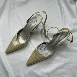 White pointed toes heels (38)