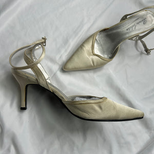 White pointed toes heels (38)