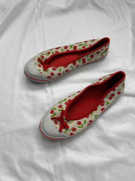 Cherry print white ballet shoes (36)