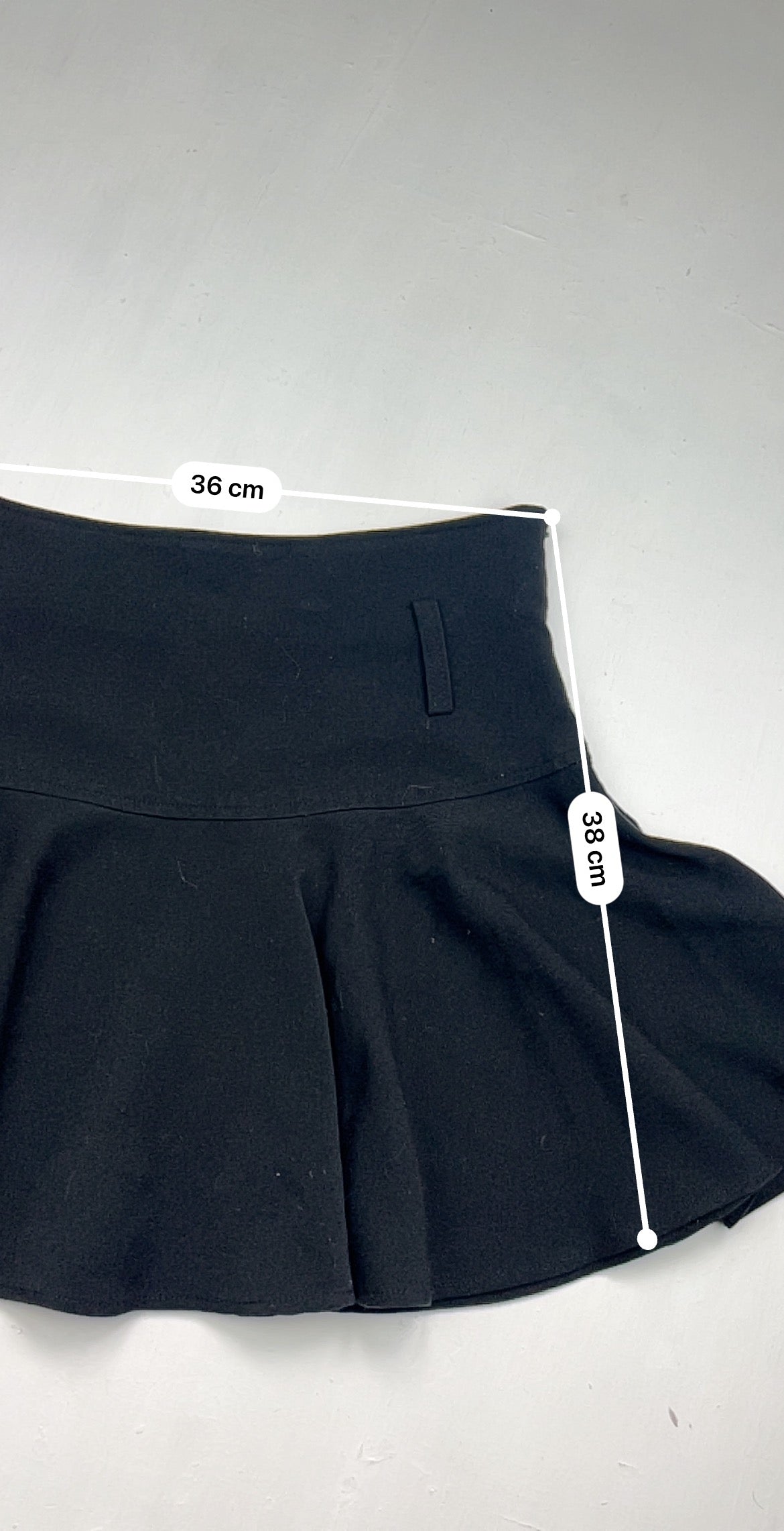Black low rise mini pleated skirt (S)
